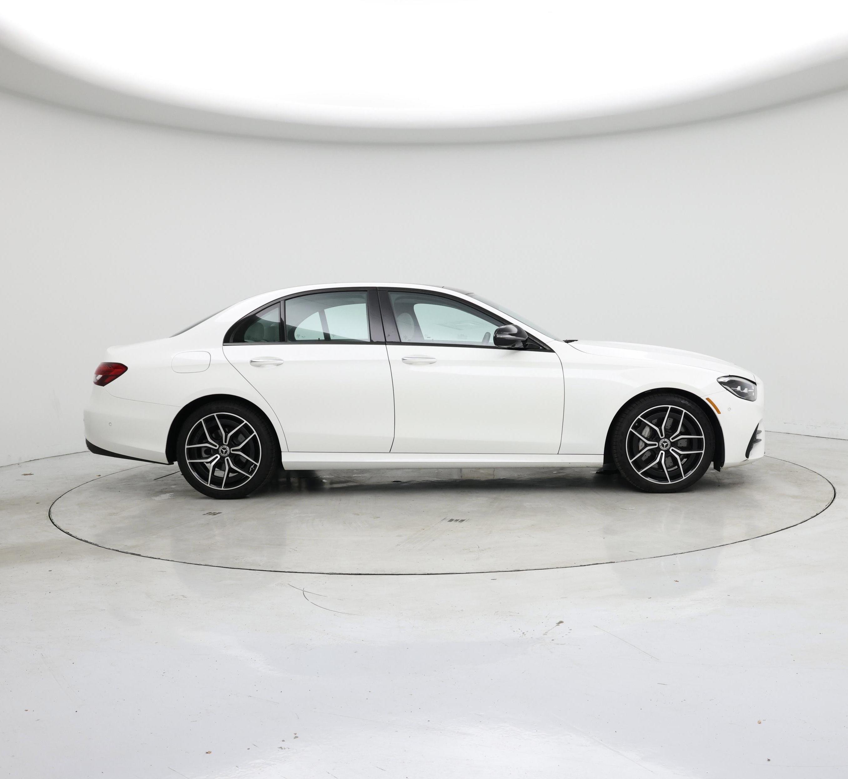 Thumbnail: 2022 Mercedes-Benz E-Class - 7