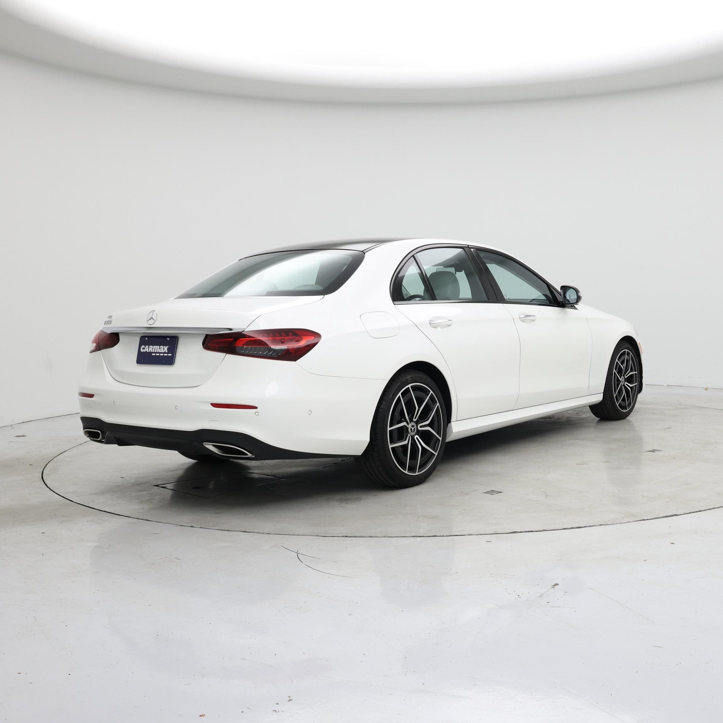 Thumbnail: 2022 Mercedes-Benz E-Class - 8