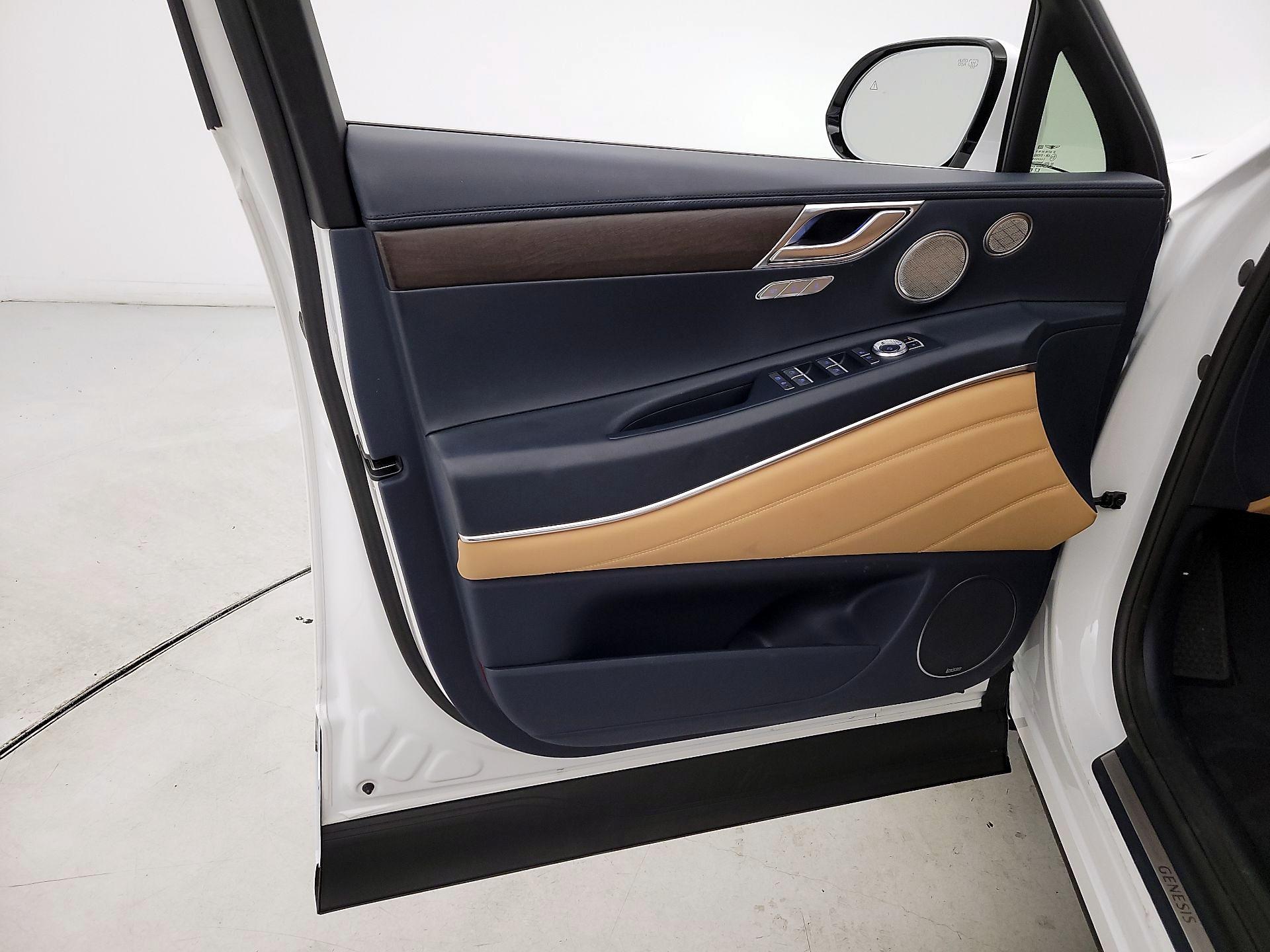 Thumbnail: 2023 Genesis GV80 - 12