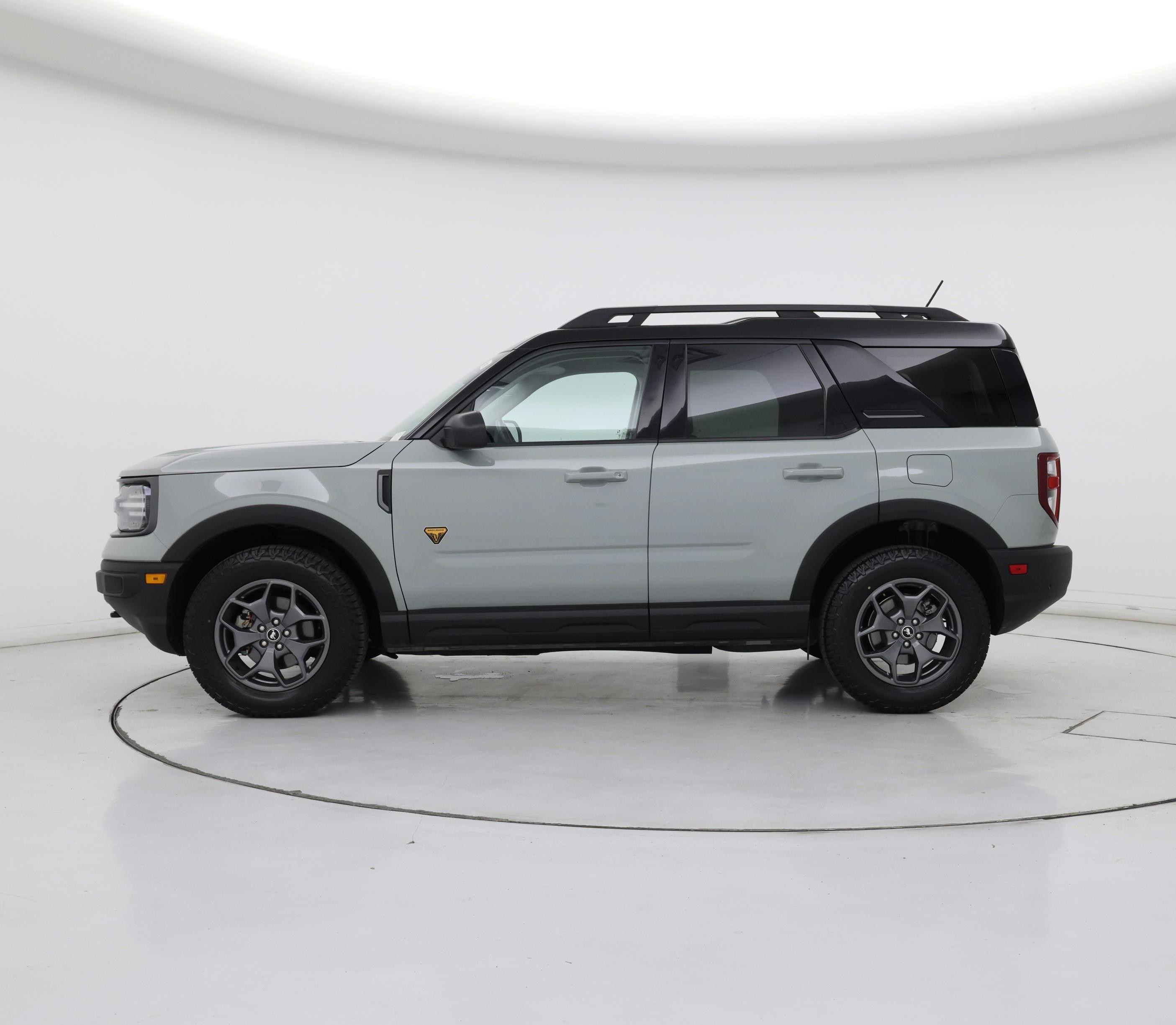 Thumbnail: 2022 Ford Bronco Sport - 3