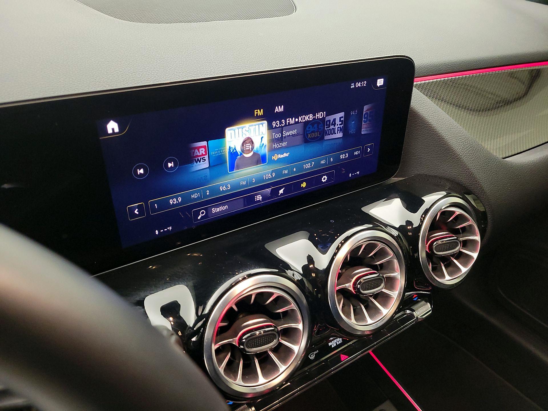 Thumbnail: 2022 Mercedes-Benz GLA - 16