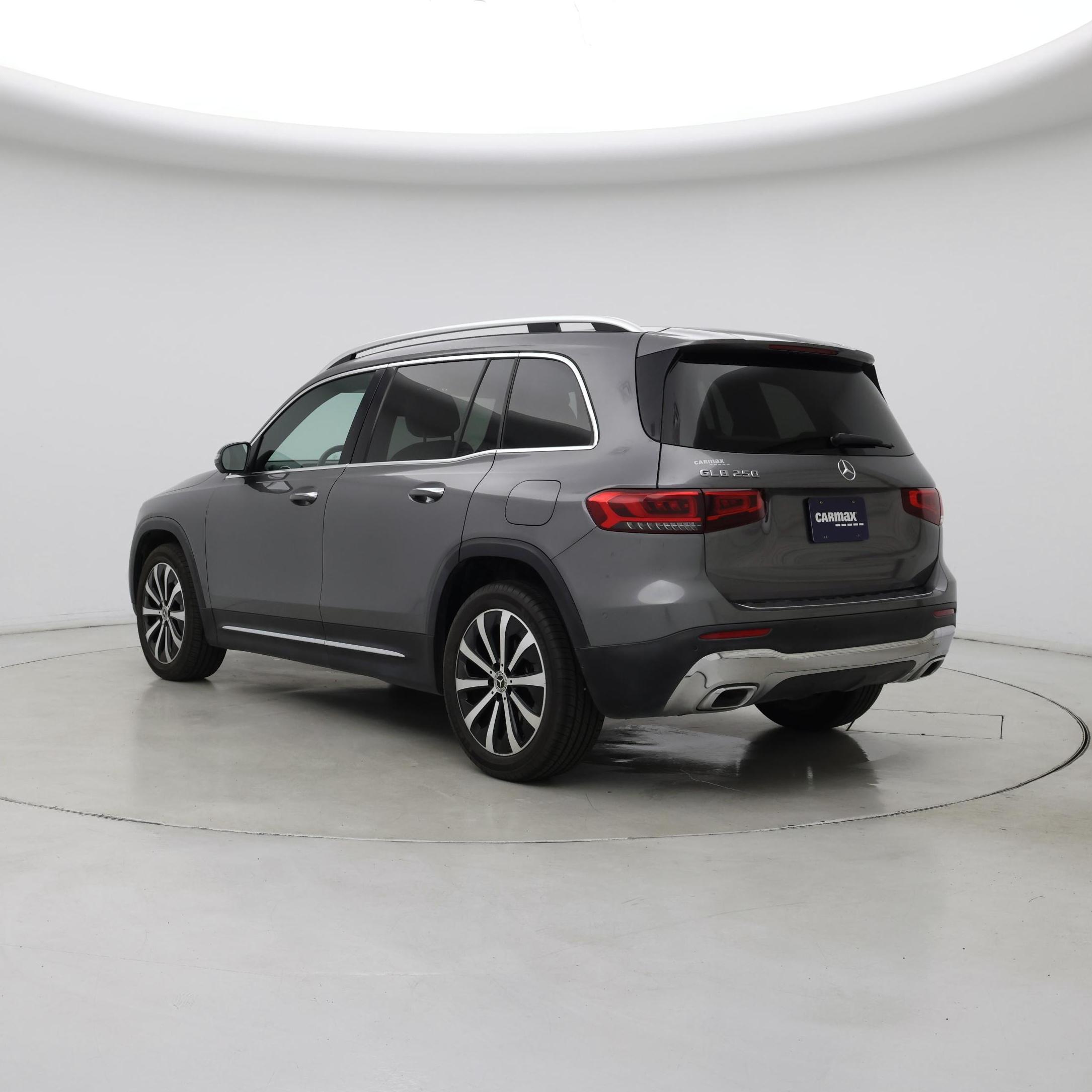 Thumbnail: 2021 Mercedes-Benz GLB - 2