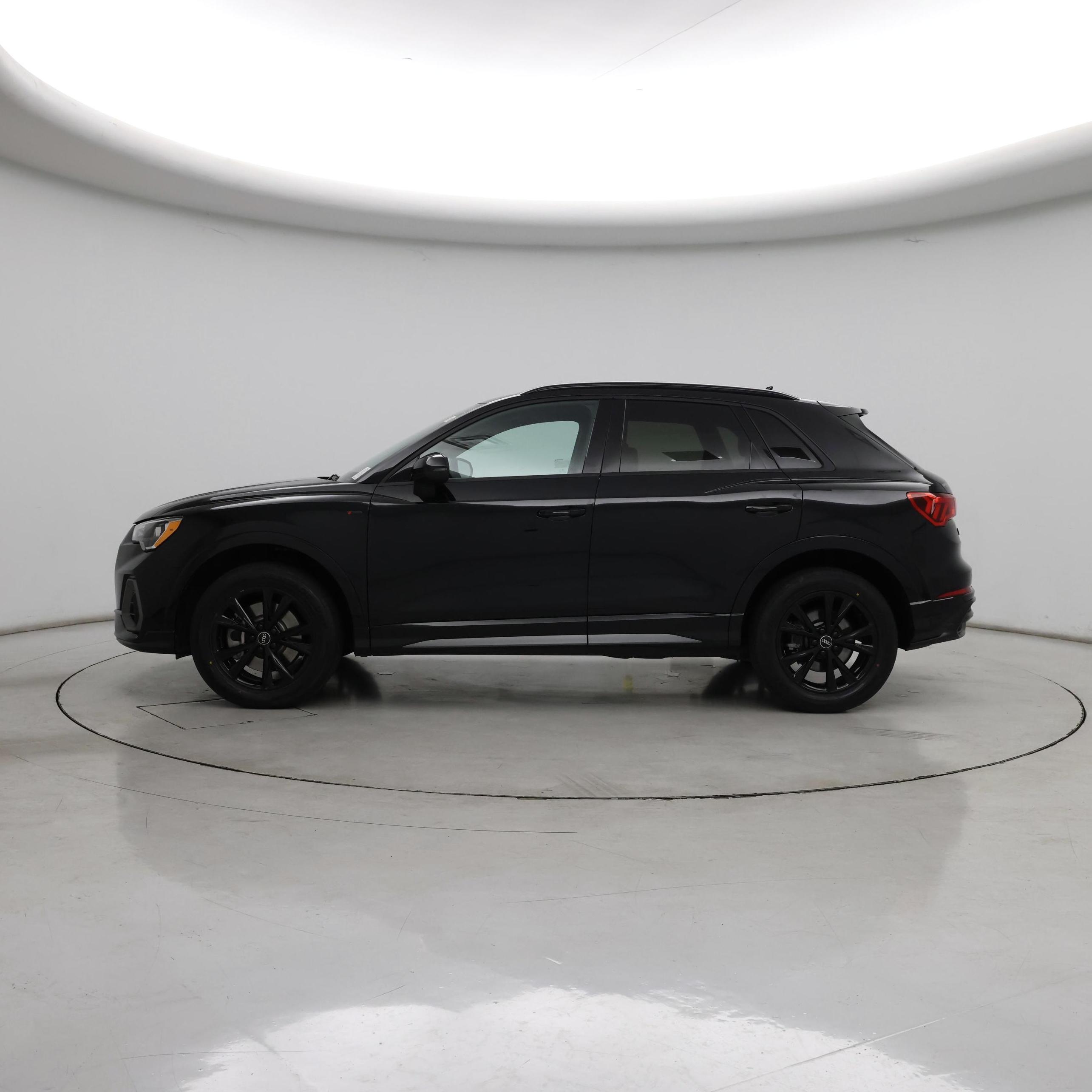 Thumbnail: 2022 Audi Q3 - 3
