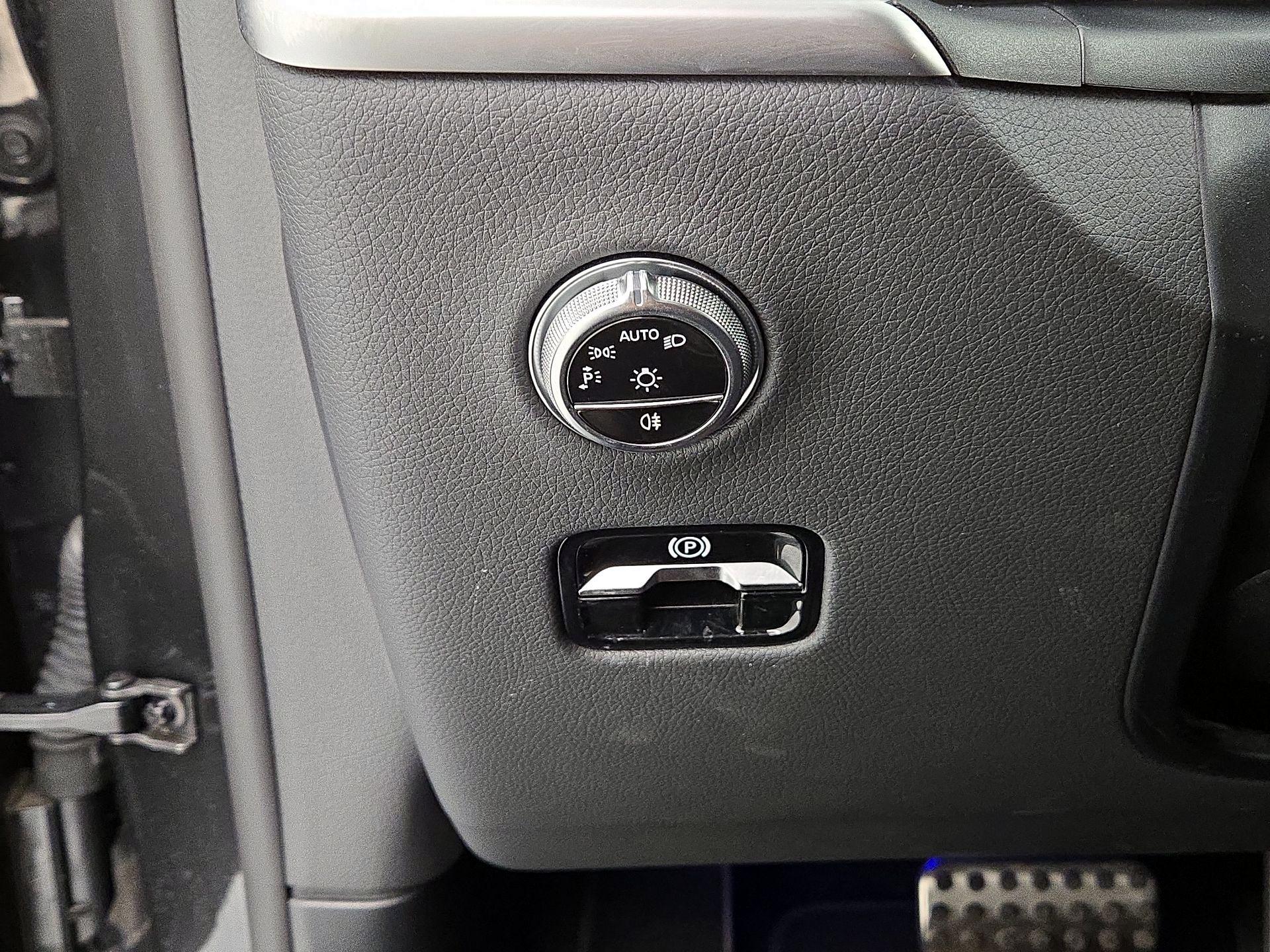 Thumbnail: 2024 Mercedes-Benz GLC - 13