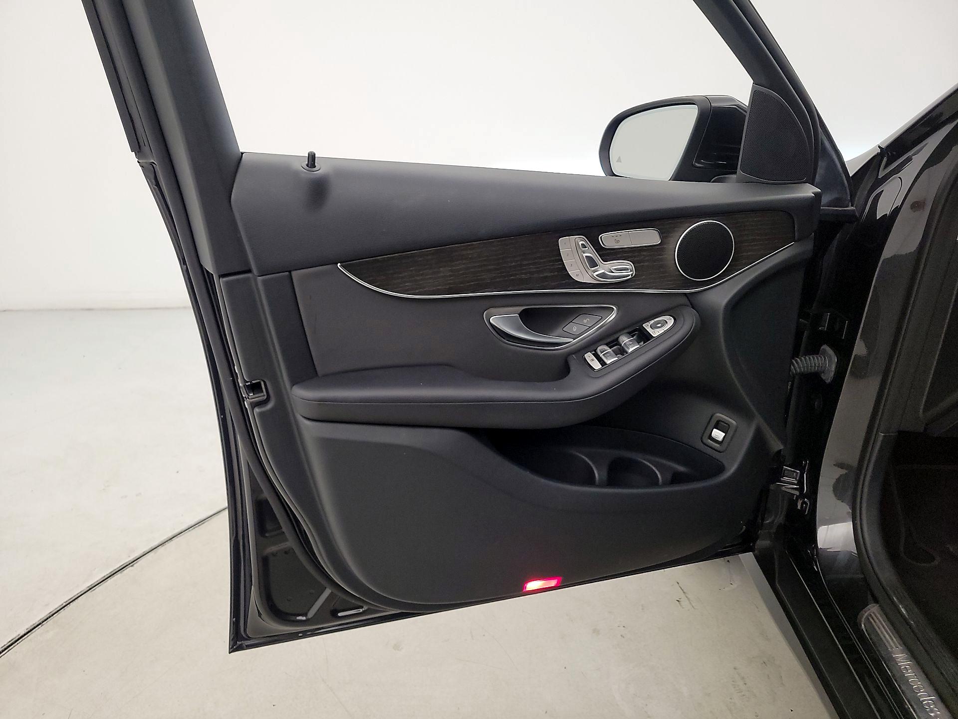 Thumbnail: 2022 Mercedes-Benz GLC - 12