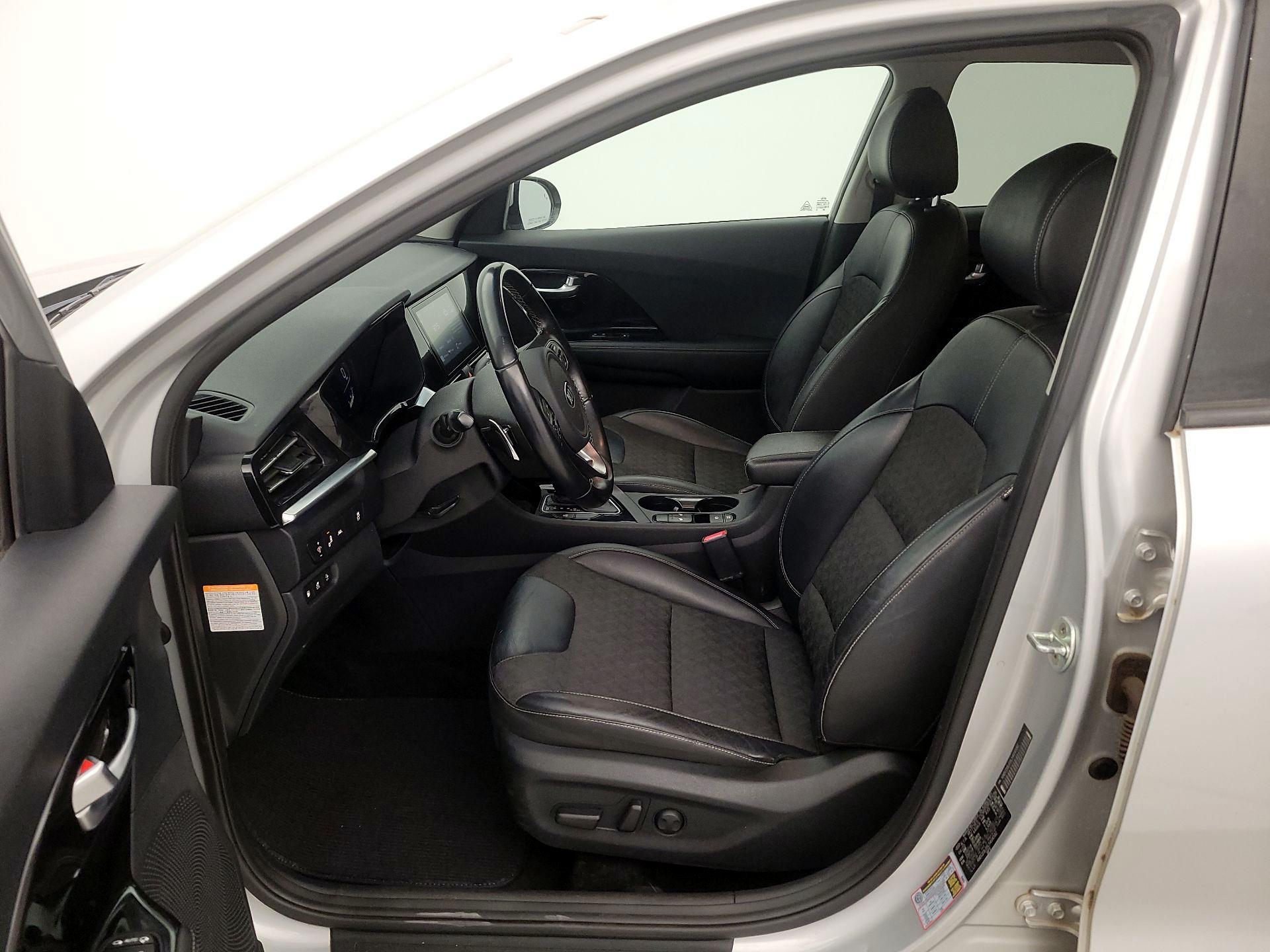 Thumbnail: 2020 Kia Niro - 11