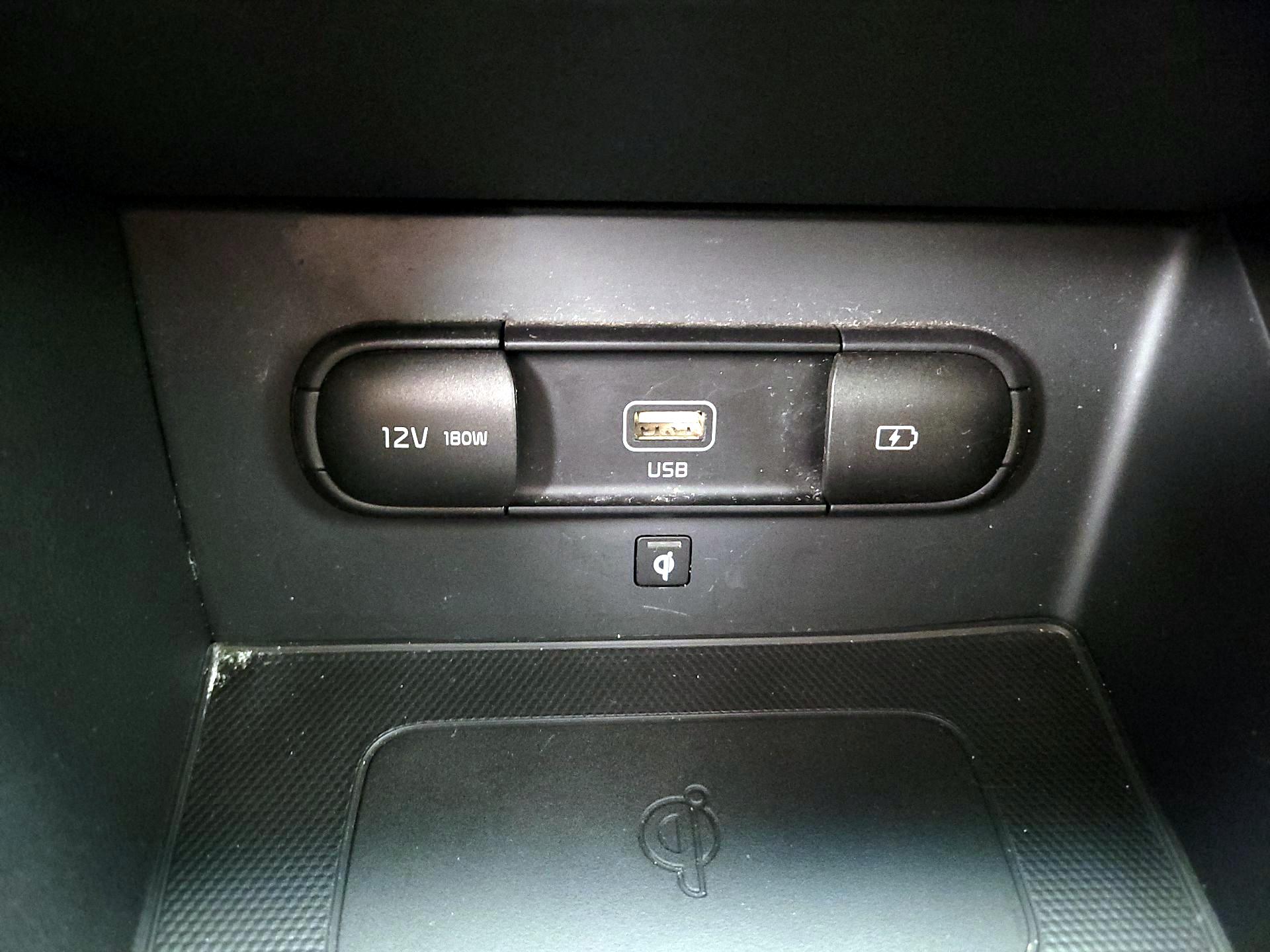 Thumbnail: 2020 Kia Niro - 18