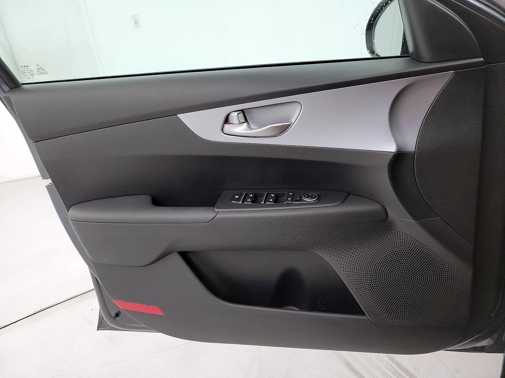 Thumbnail: 2023 Kia Forte - 12