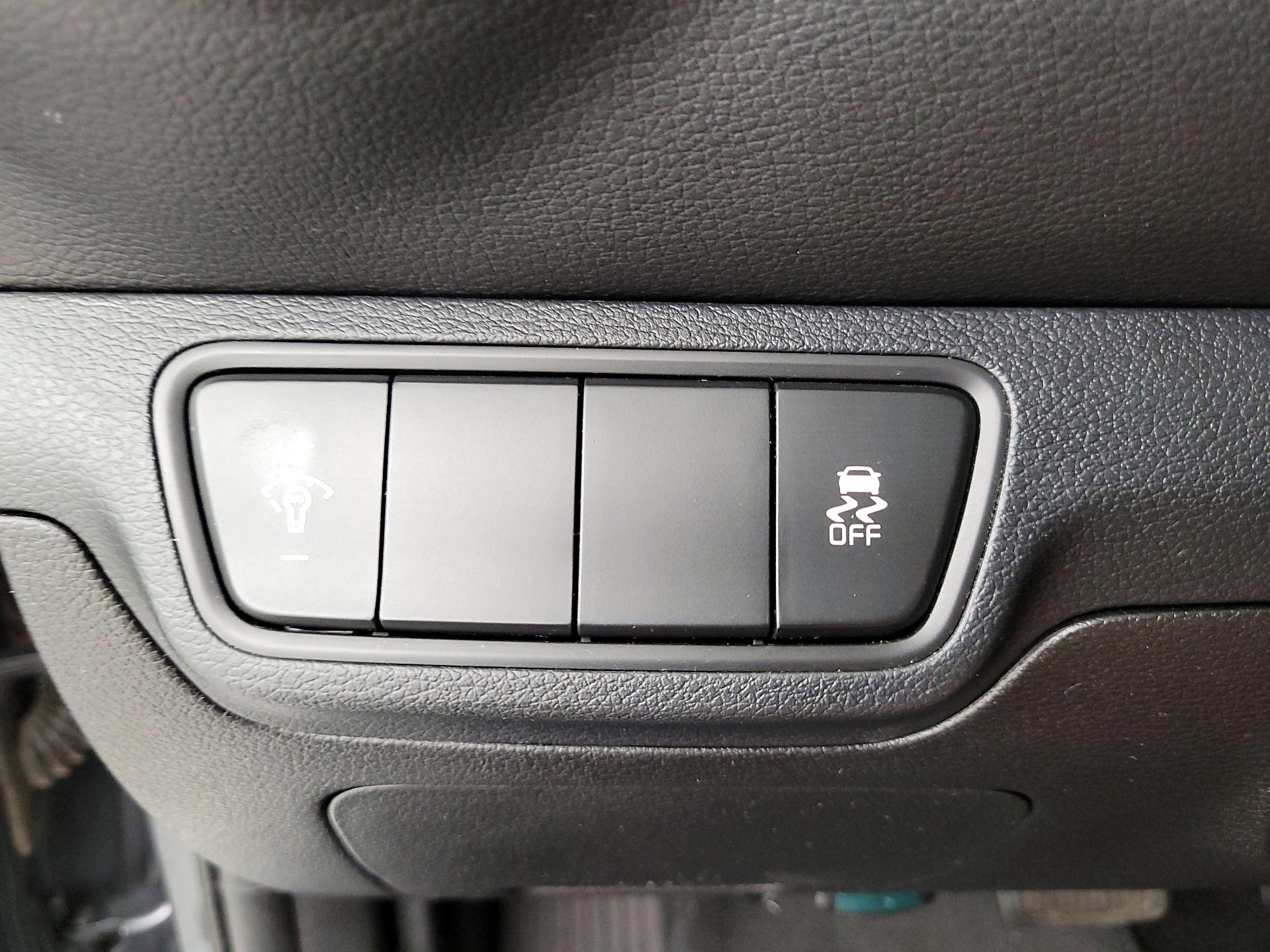 Thumbnail: 2023 Kia Forte - 13