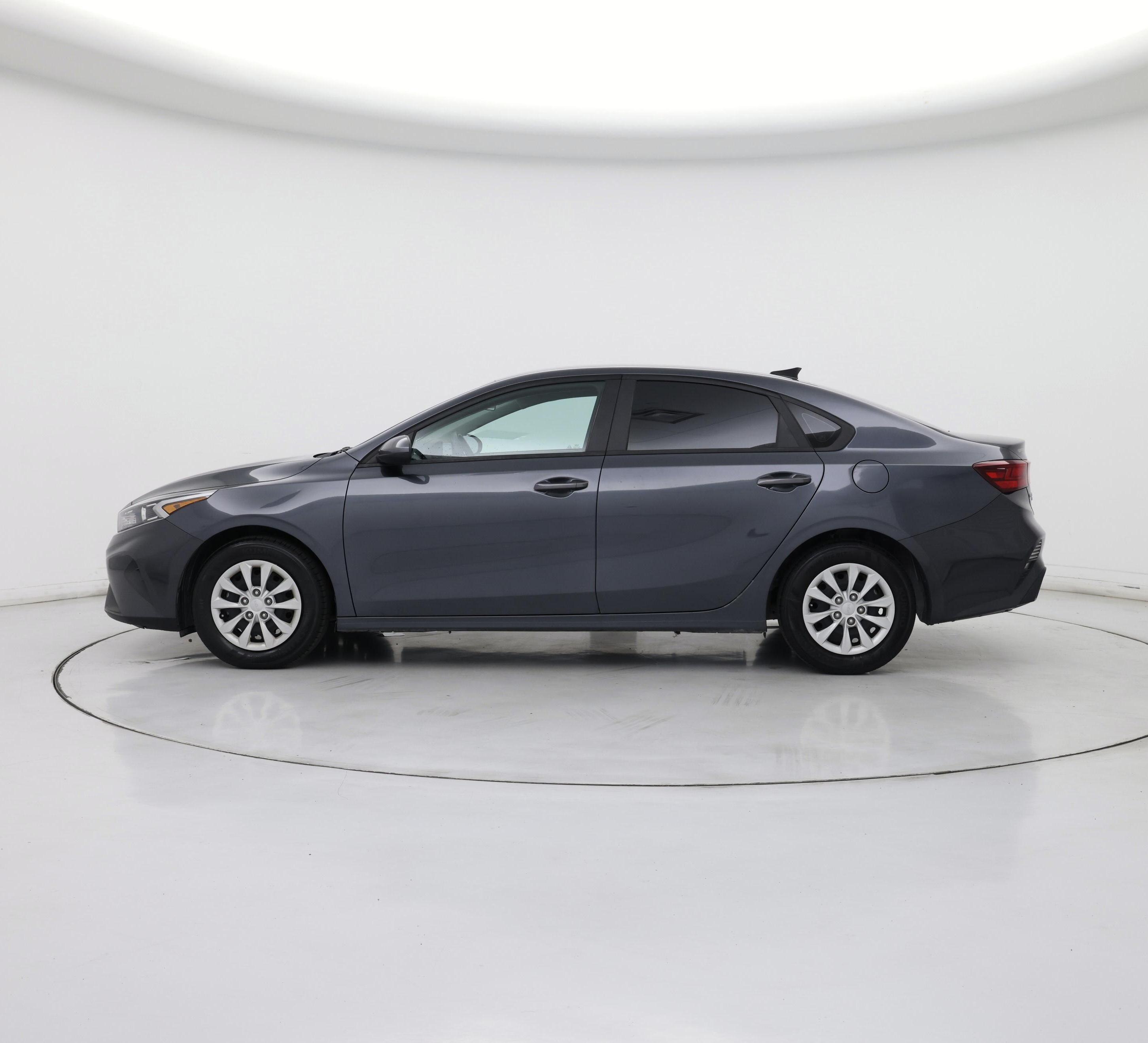 Thumbnail: 2023 Kia Forte - 3