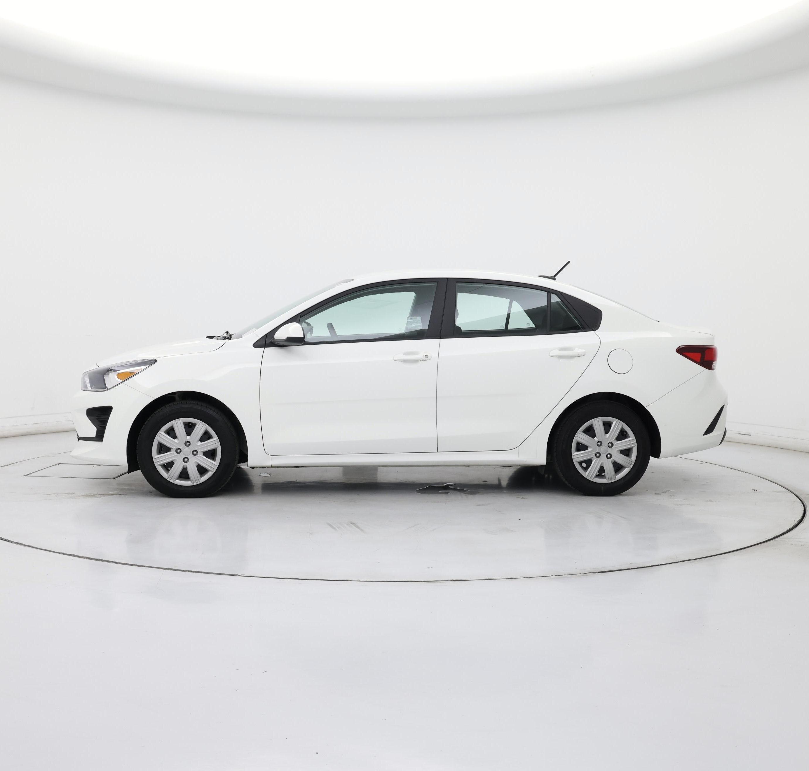 Thumbnail: 2022 Kia Rio - 3