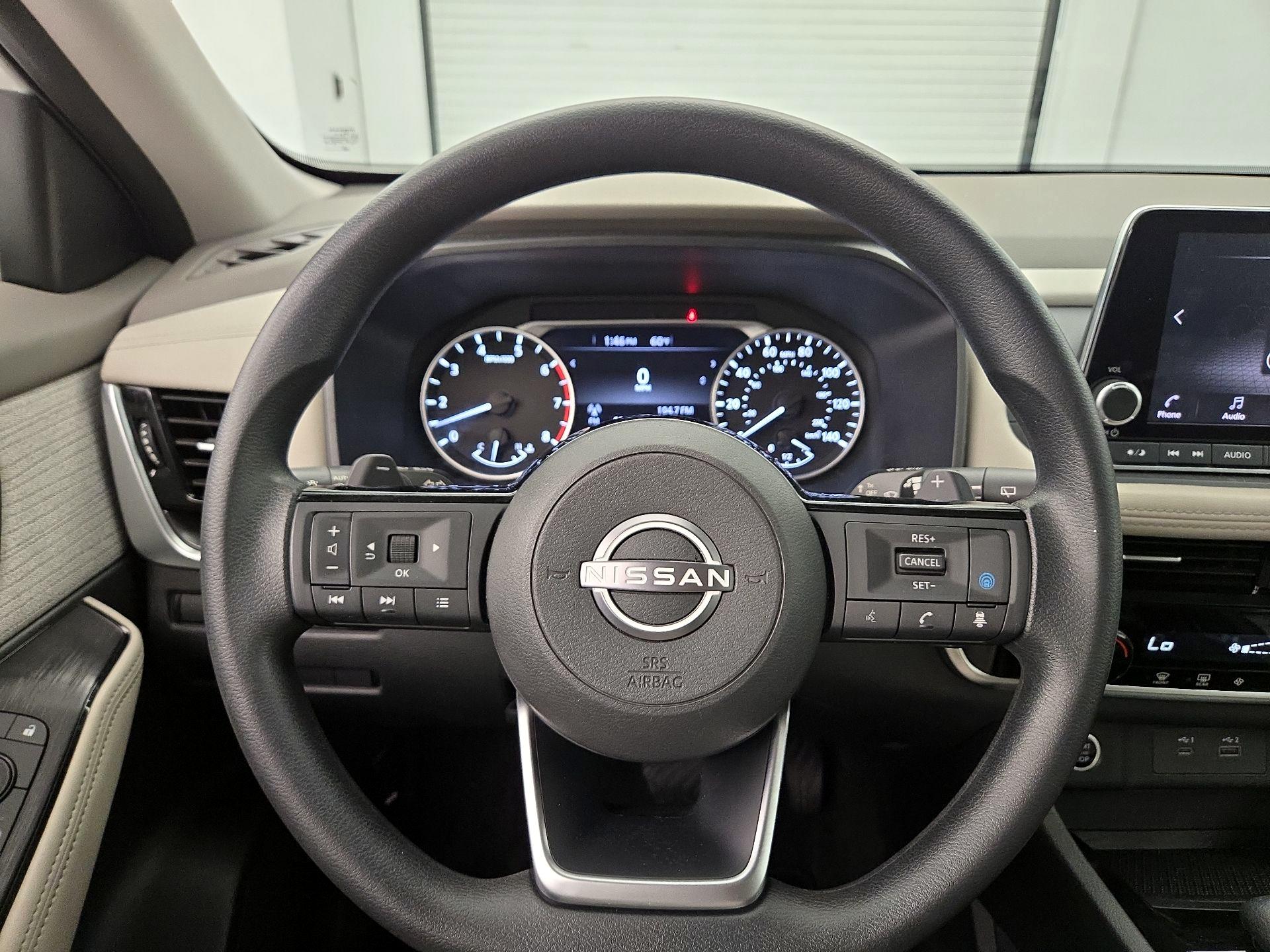 Thumbnail: 2022 Nissan Rogue - 10