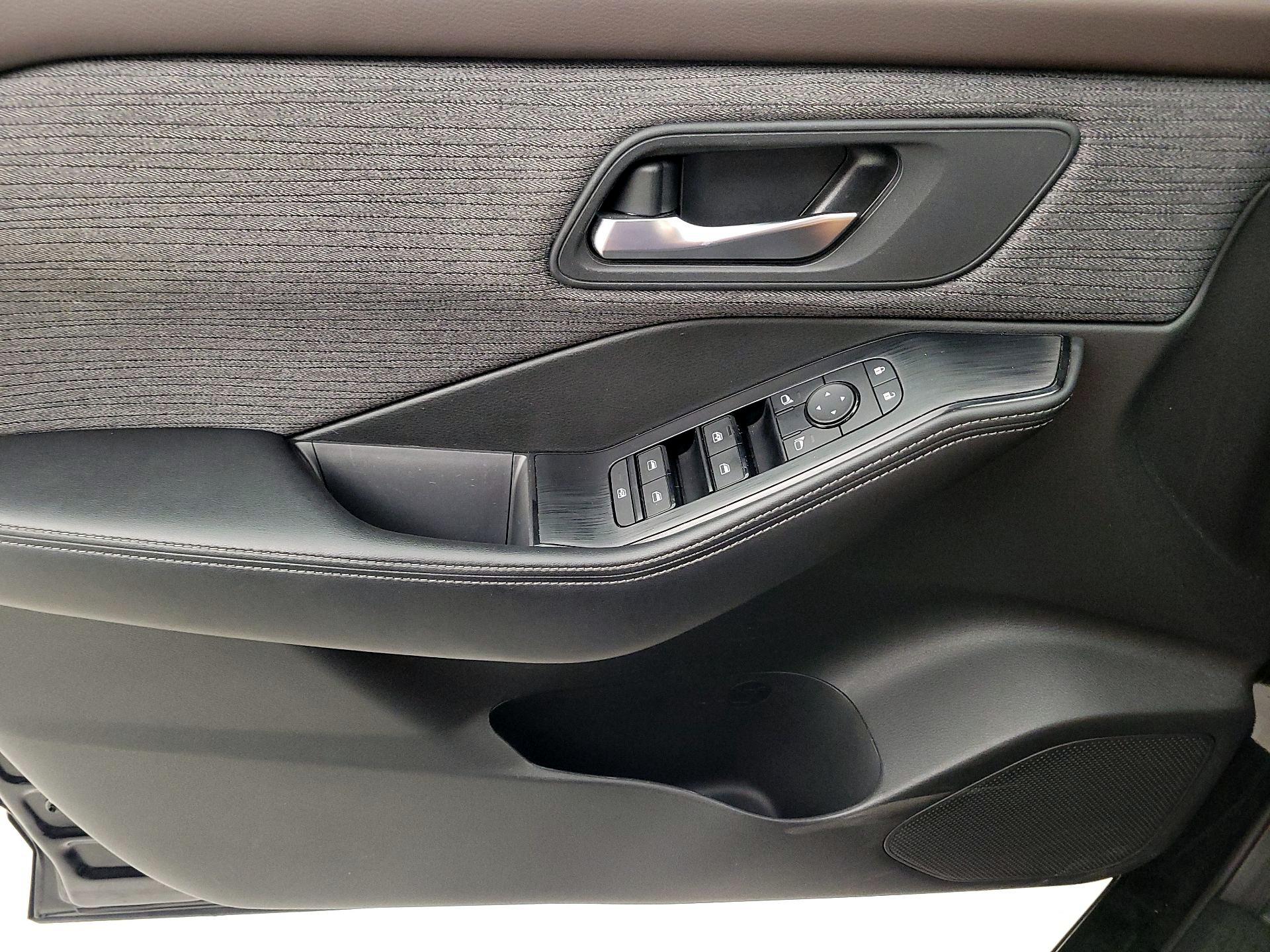 Thumbnail: 2022 Nissan Rogue - 12