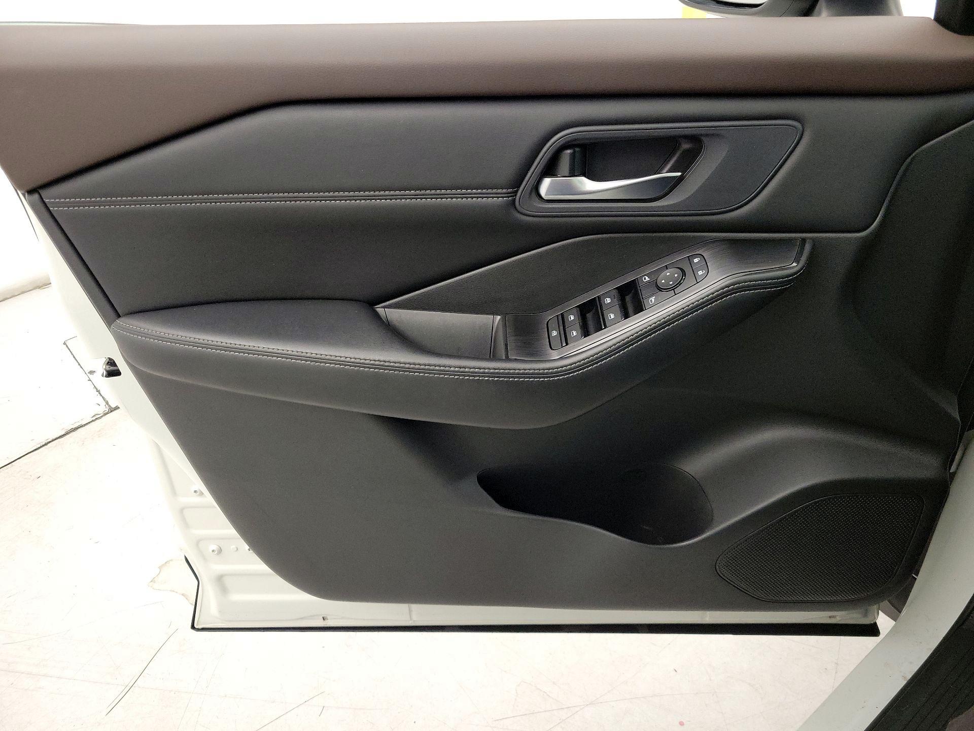 Thumbnail: 2023 Nissan Rogue - 12