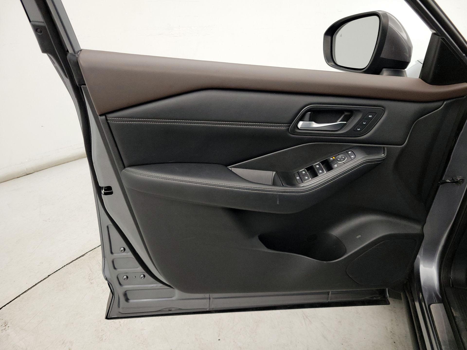 Thumbnail: 2022 Nissan Rogue - 12