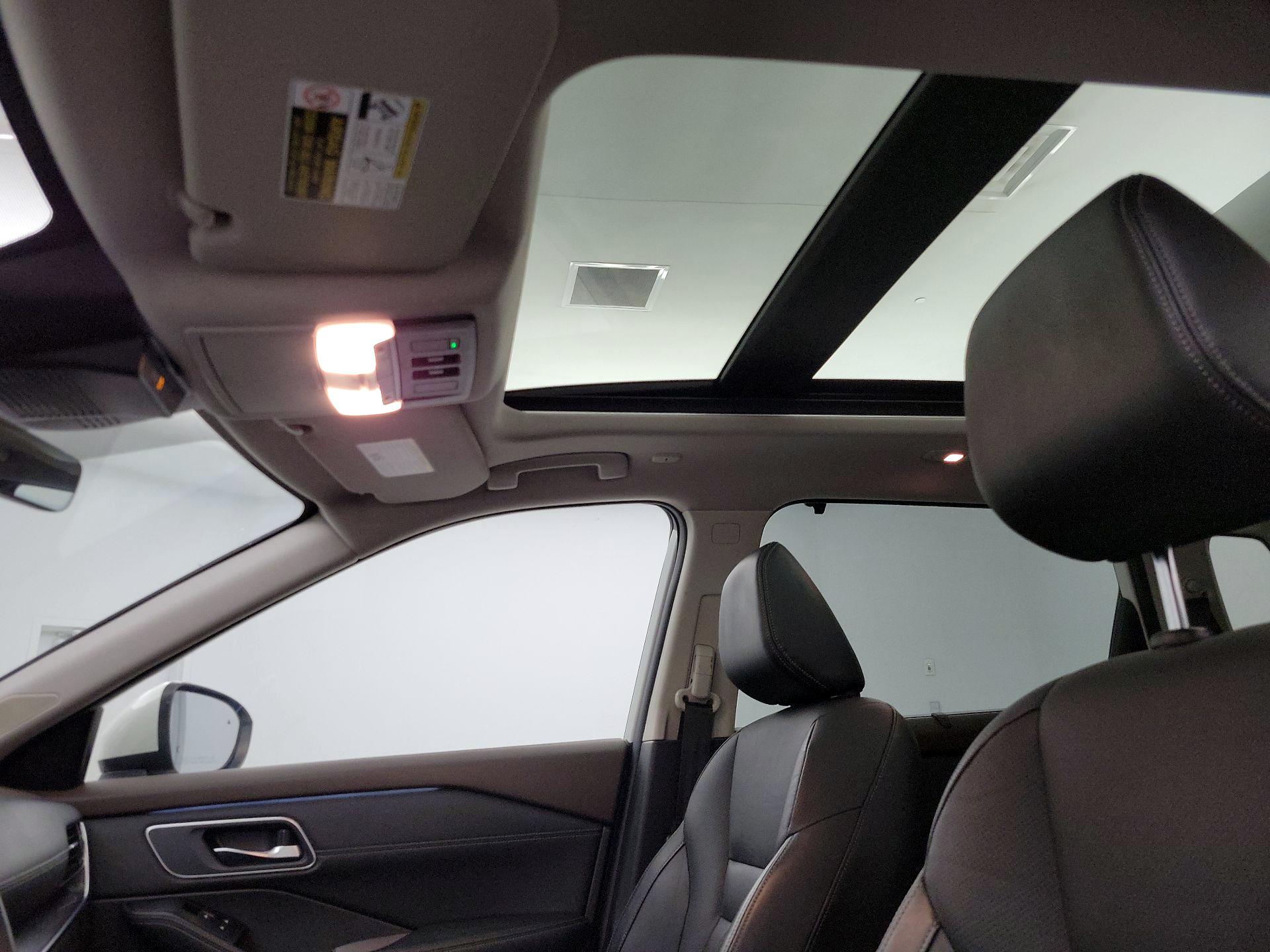 Thumbnail: 2022 Nissan Rogue - 19