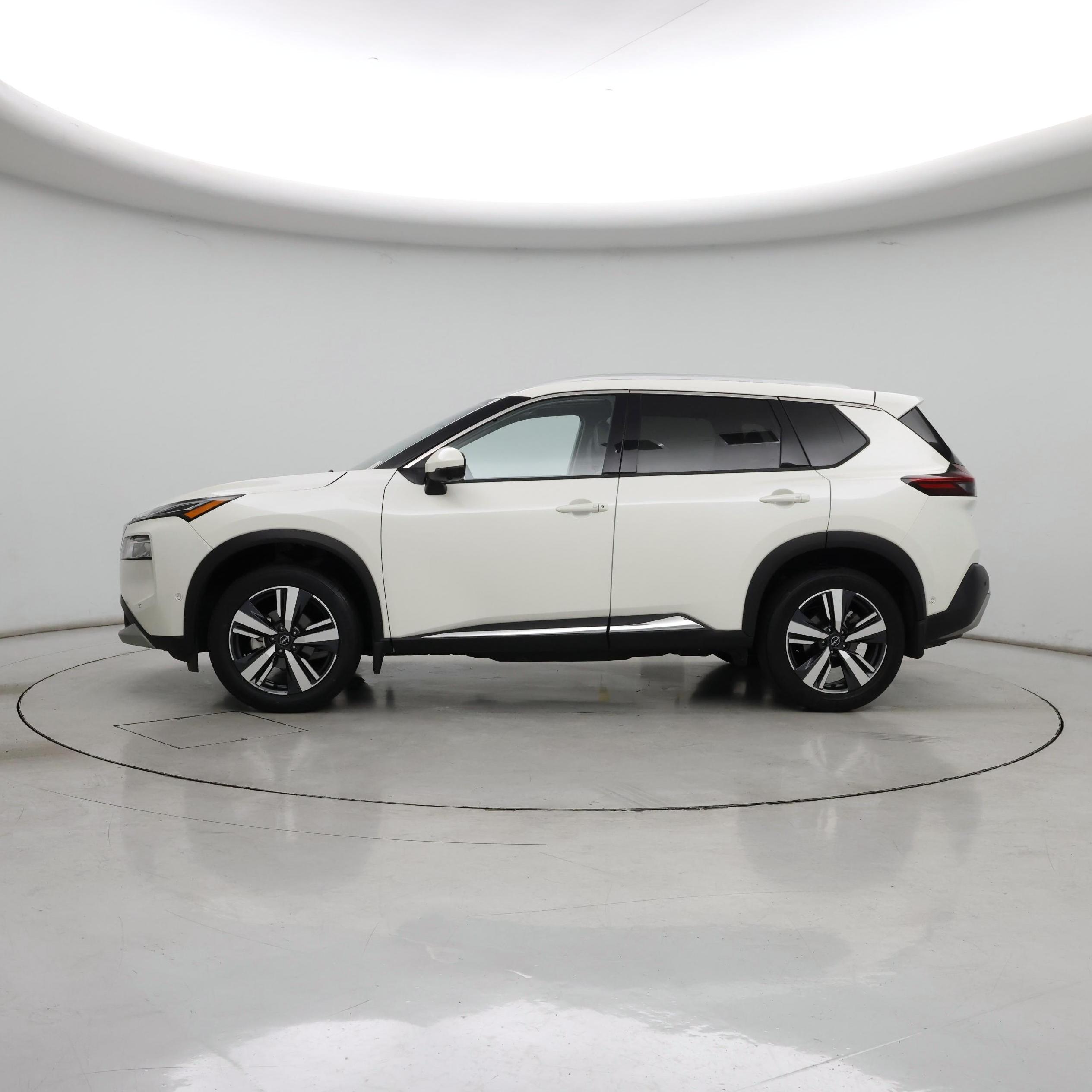 Thumbnail: 2022 Nissan Rogue - 3