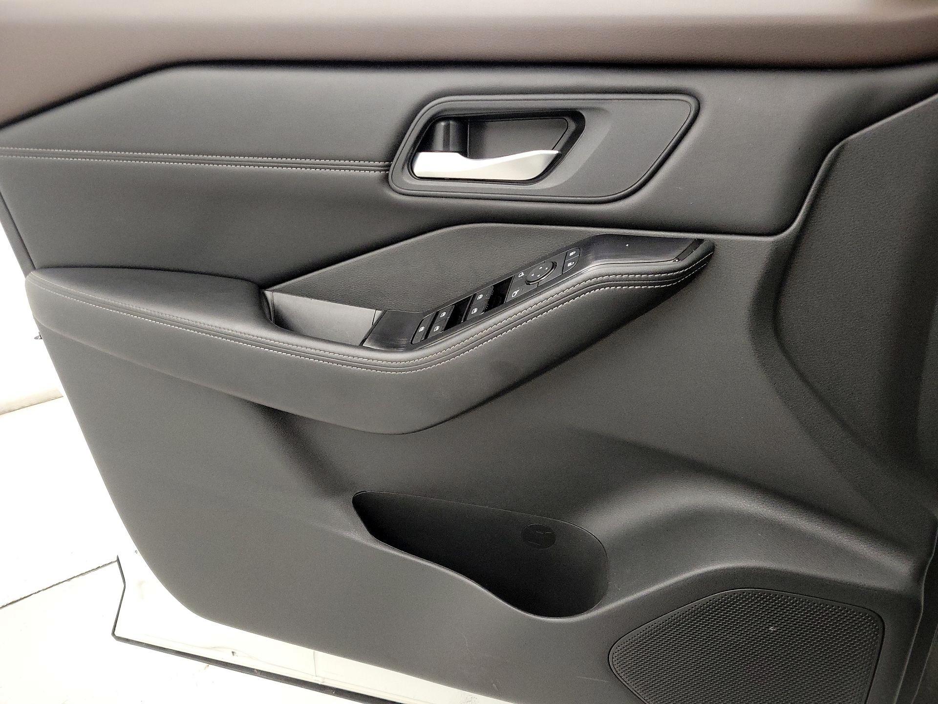 Thumbnail: 2022 Nissan Rogue - 12