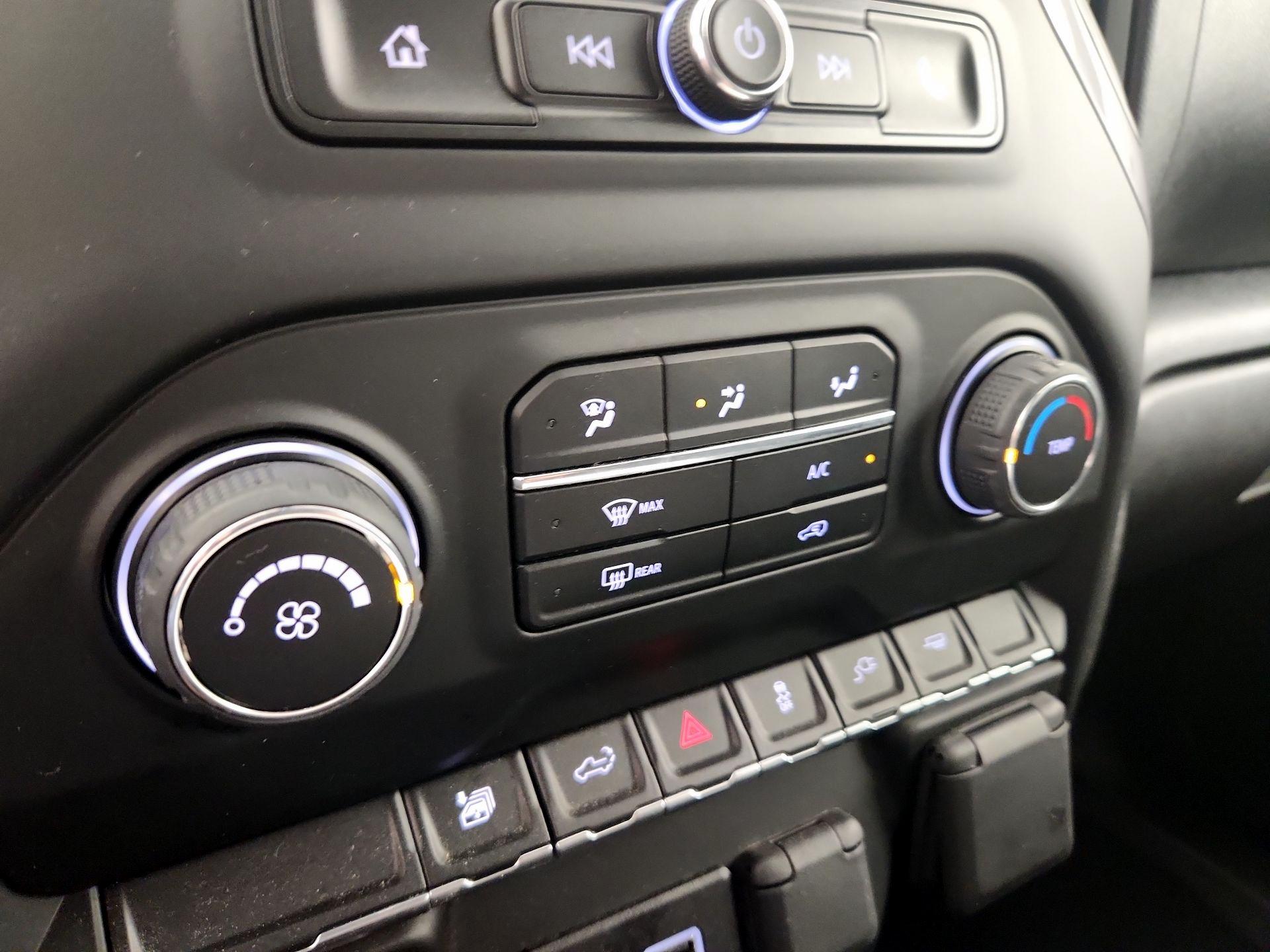 Thumbnail: 2022 Chevrolet Silverado 2500 - 16