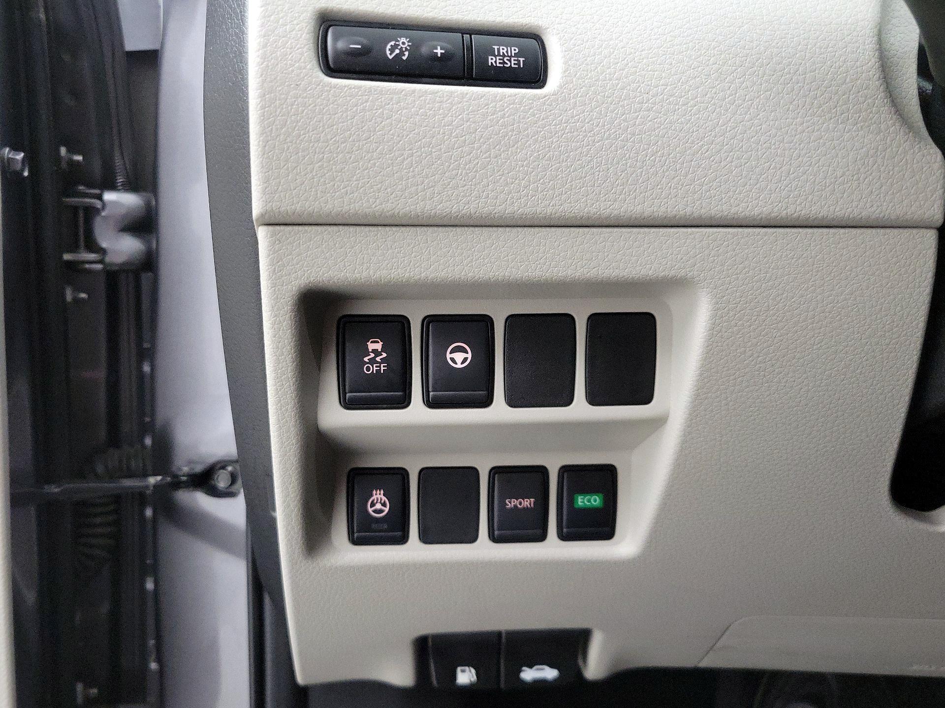 Thumbnail: 2022 Nissan Rogue Sport - 13