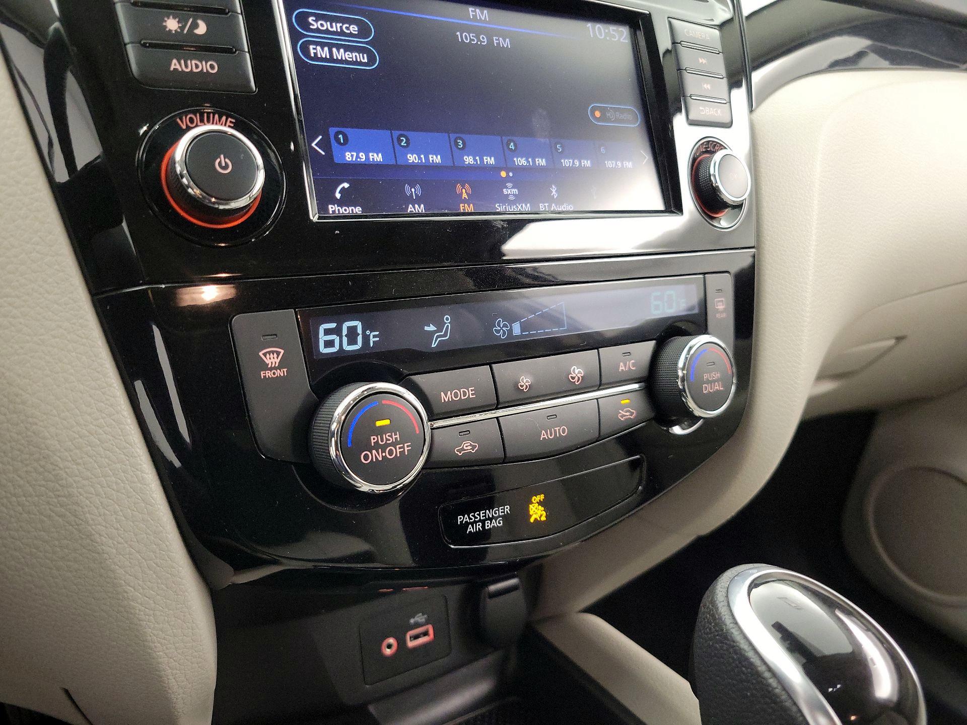 Thumbnail: 2022 Nissan Rogue Sport - 17