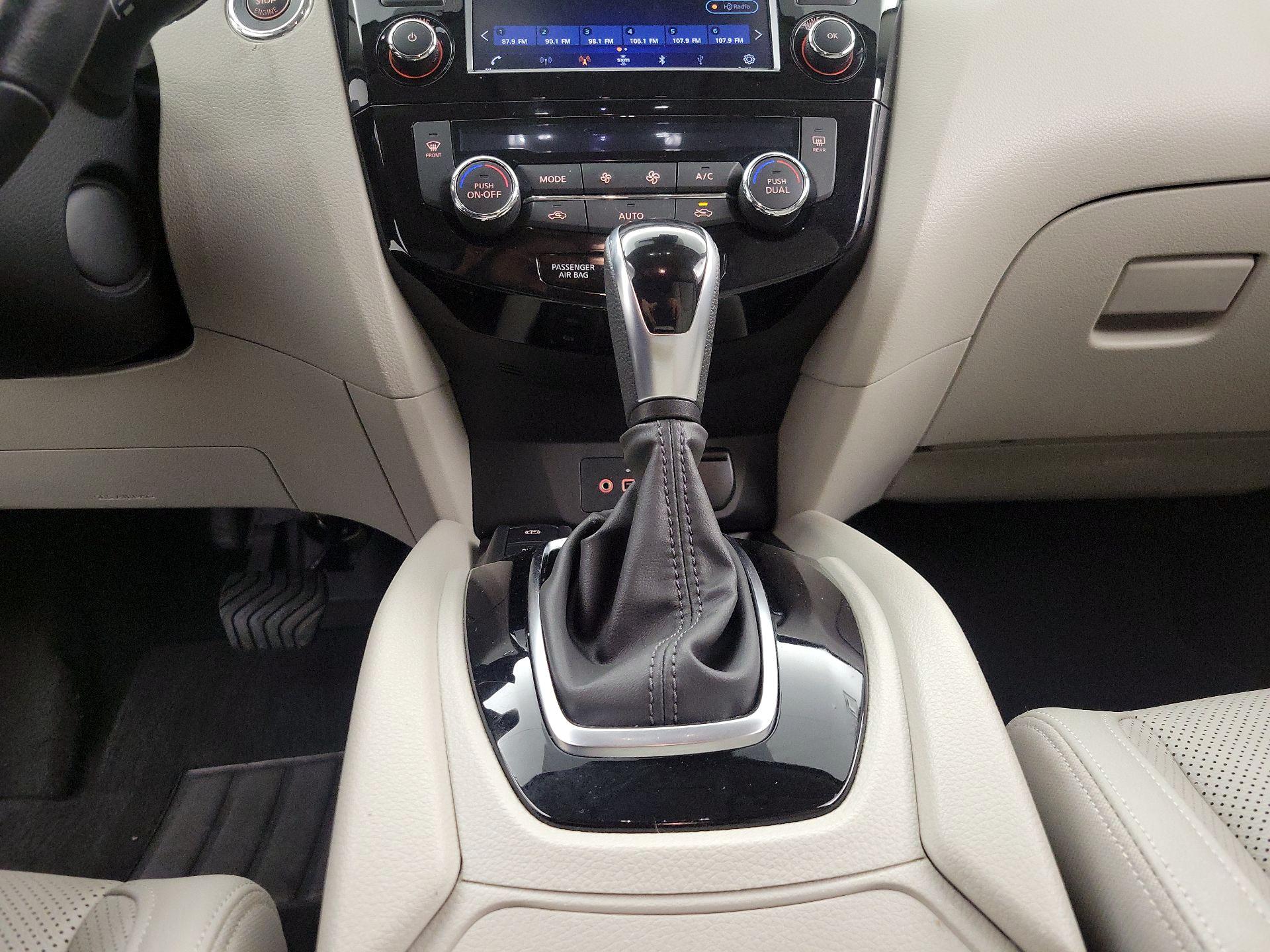 Thumbnail: 2022 Nissan Rogue Sport - 18