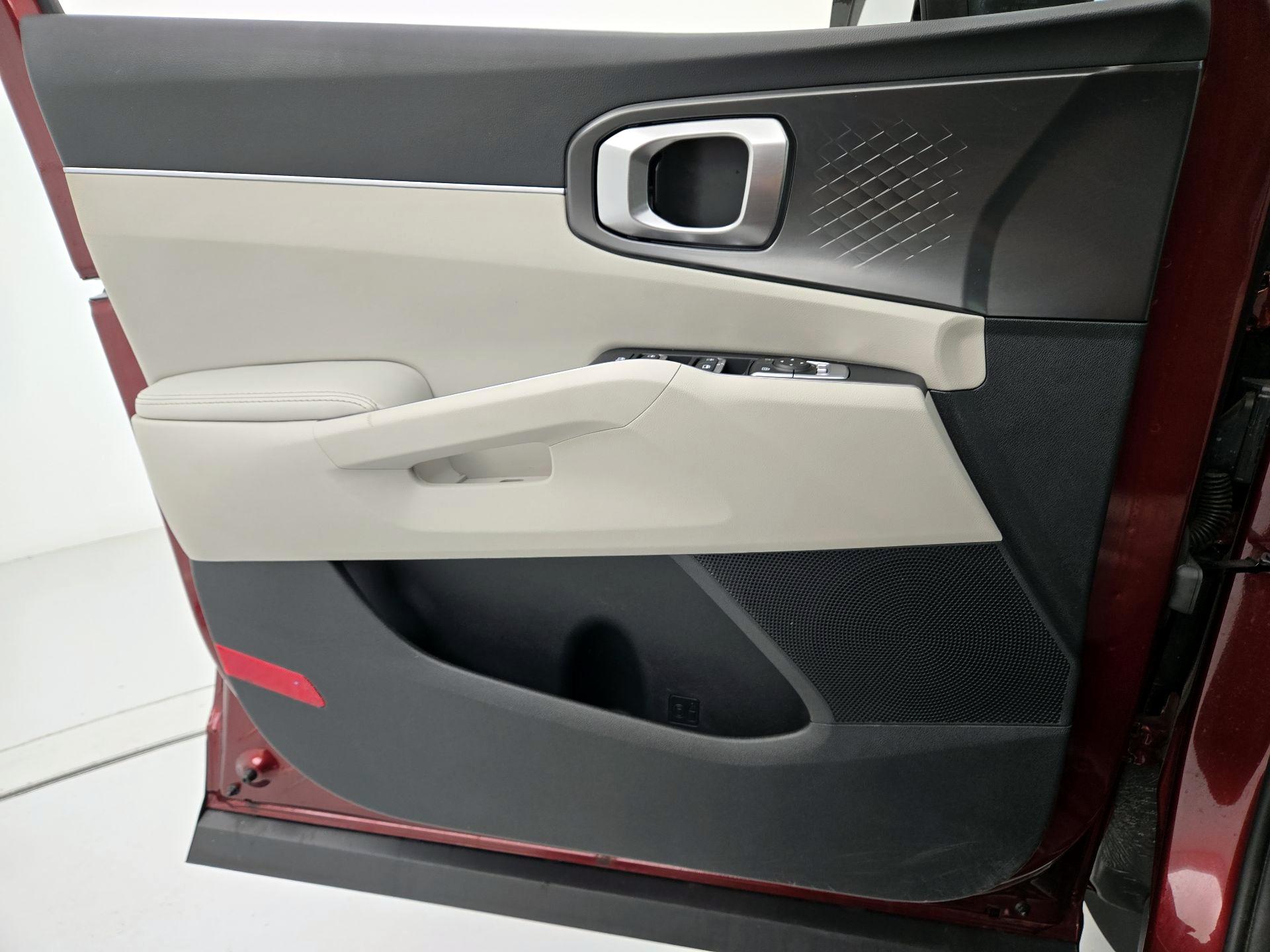 Thumbnail: 2024 Kia Sorento - 12