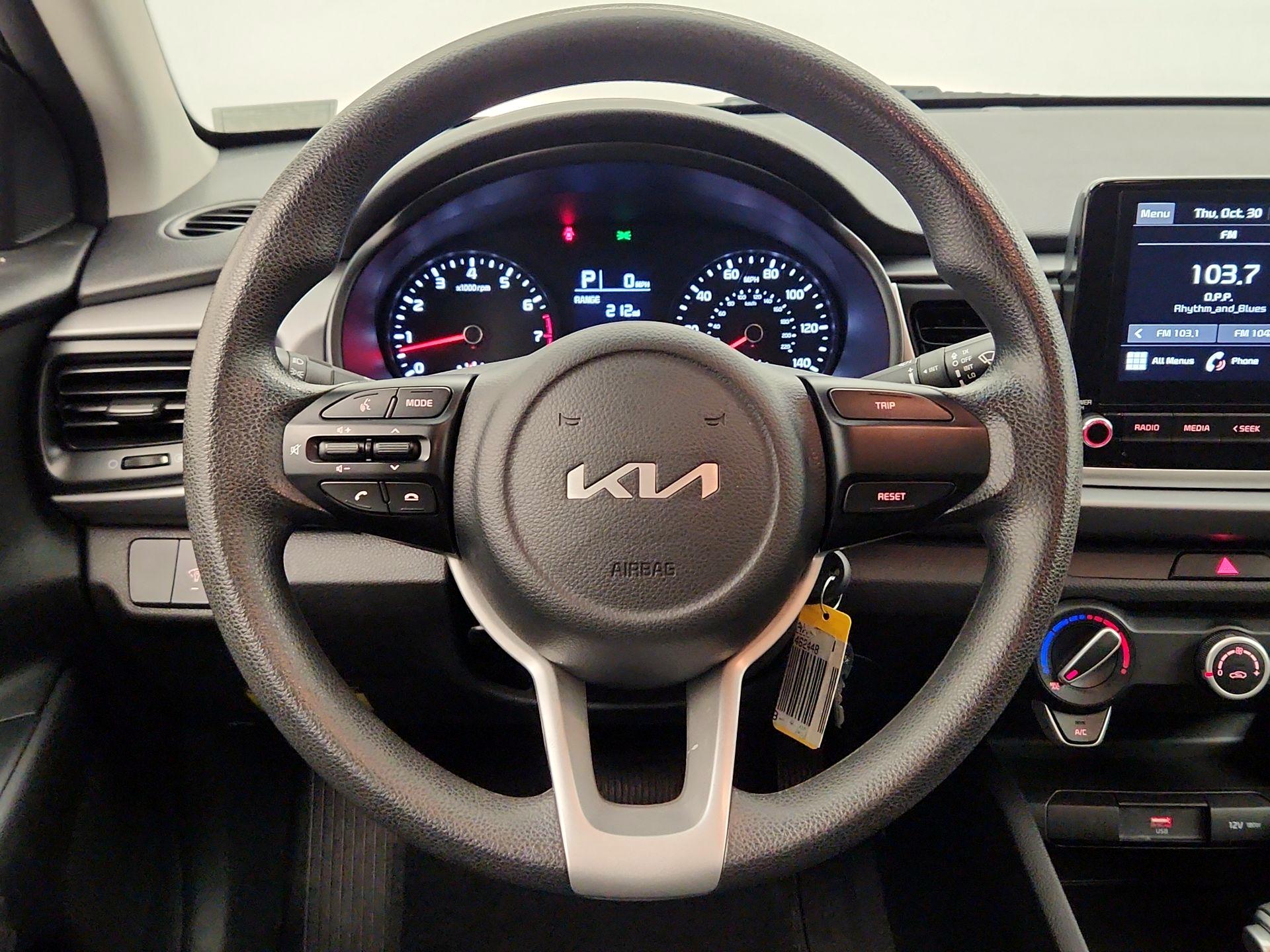 Thumbnail: 2022 Kia Rio - 10