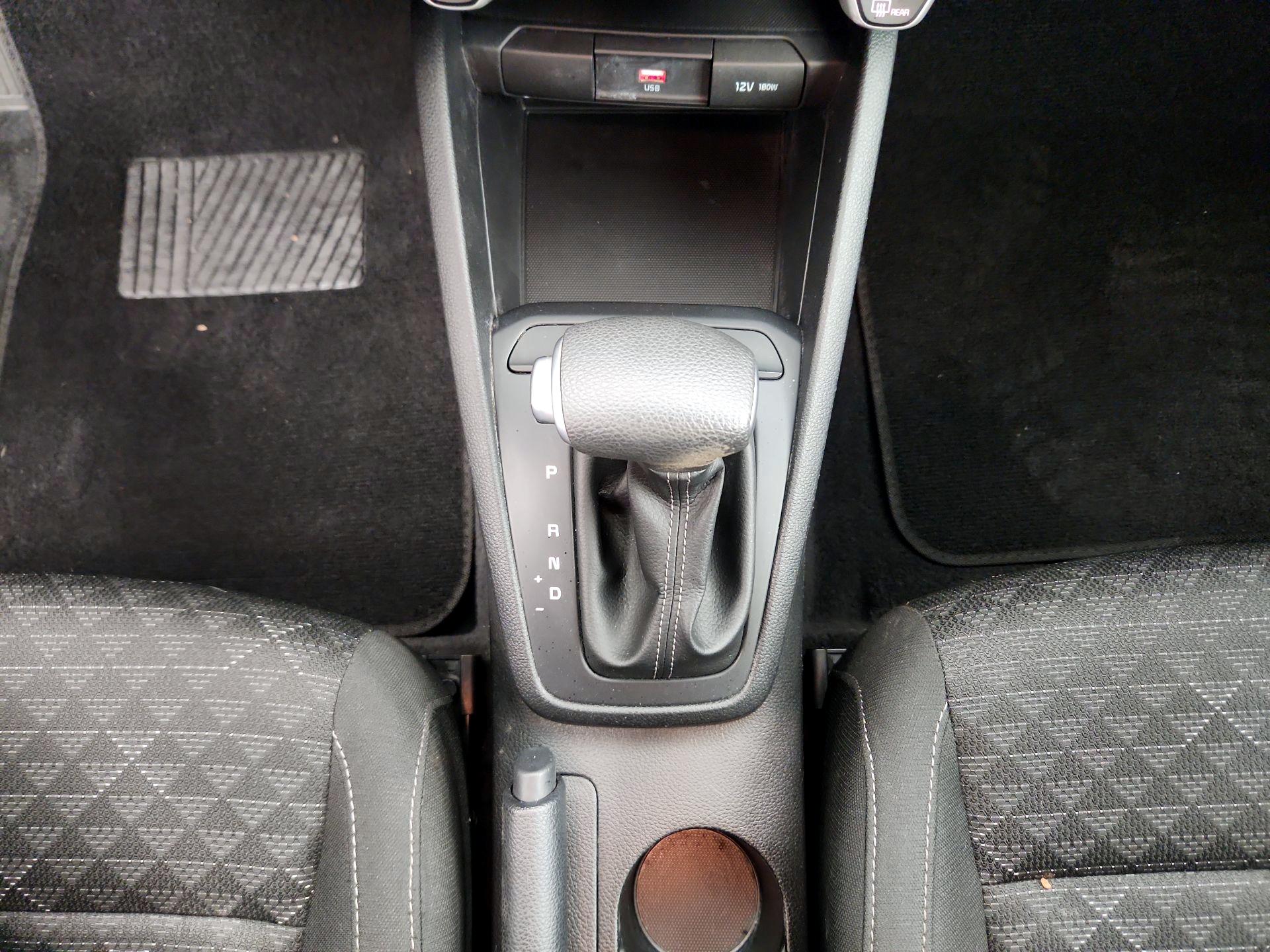 Thumbnail: 2022 Kia Rio - 17