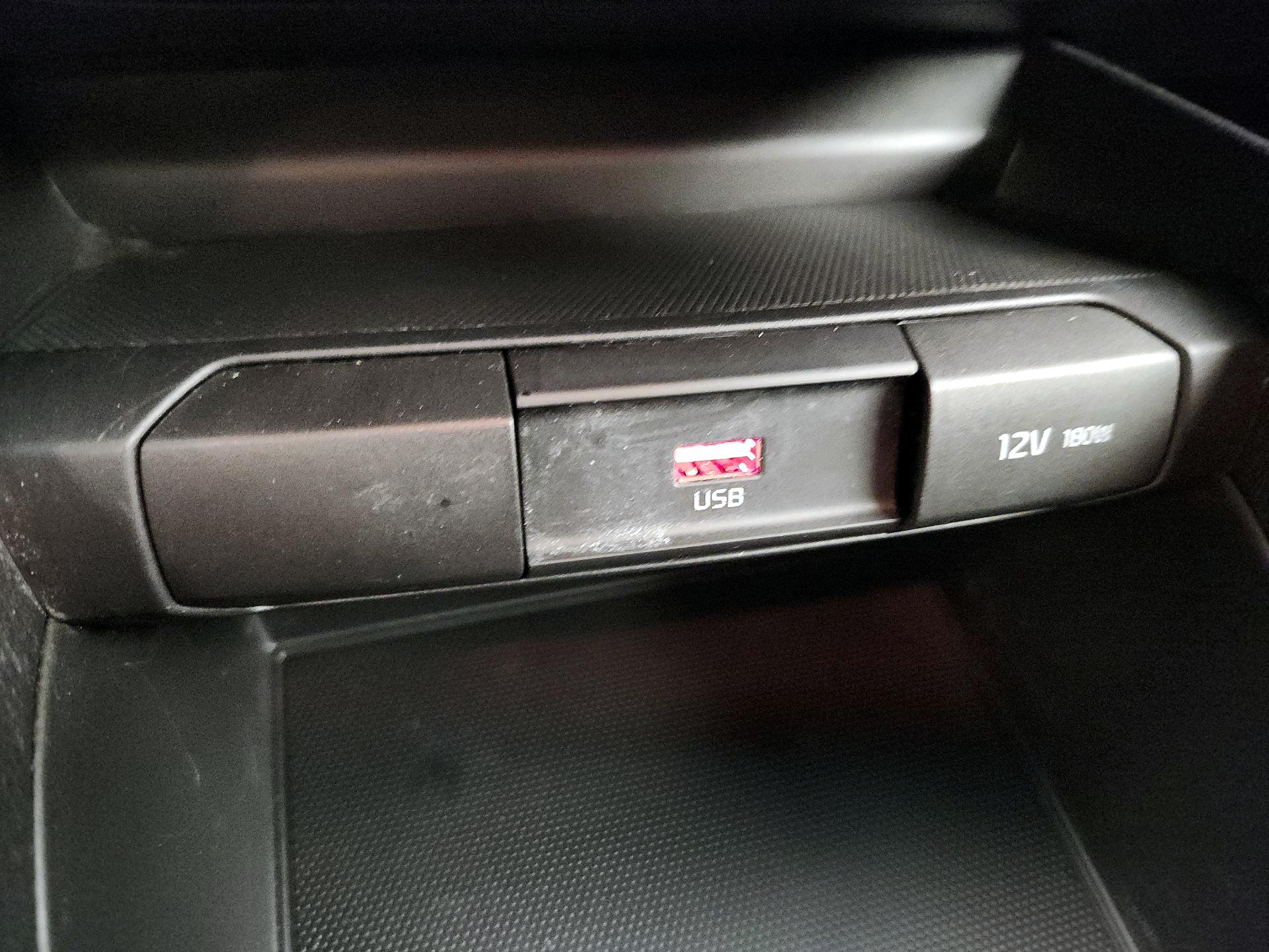 Thumbnail: 2022 Kia Rio - 18