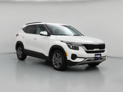 White 2023 Kia Seltos S