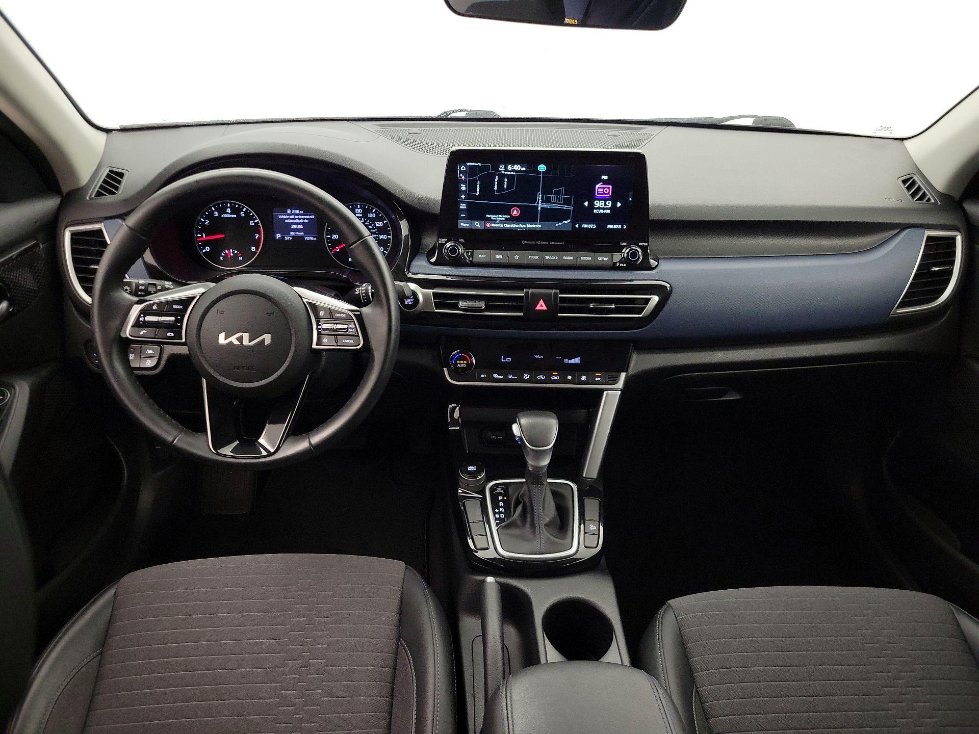 Thumbnail: 2023 Kia Seltos - 9