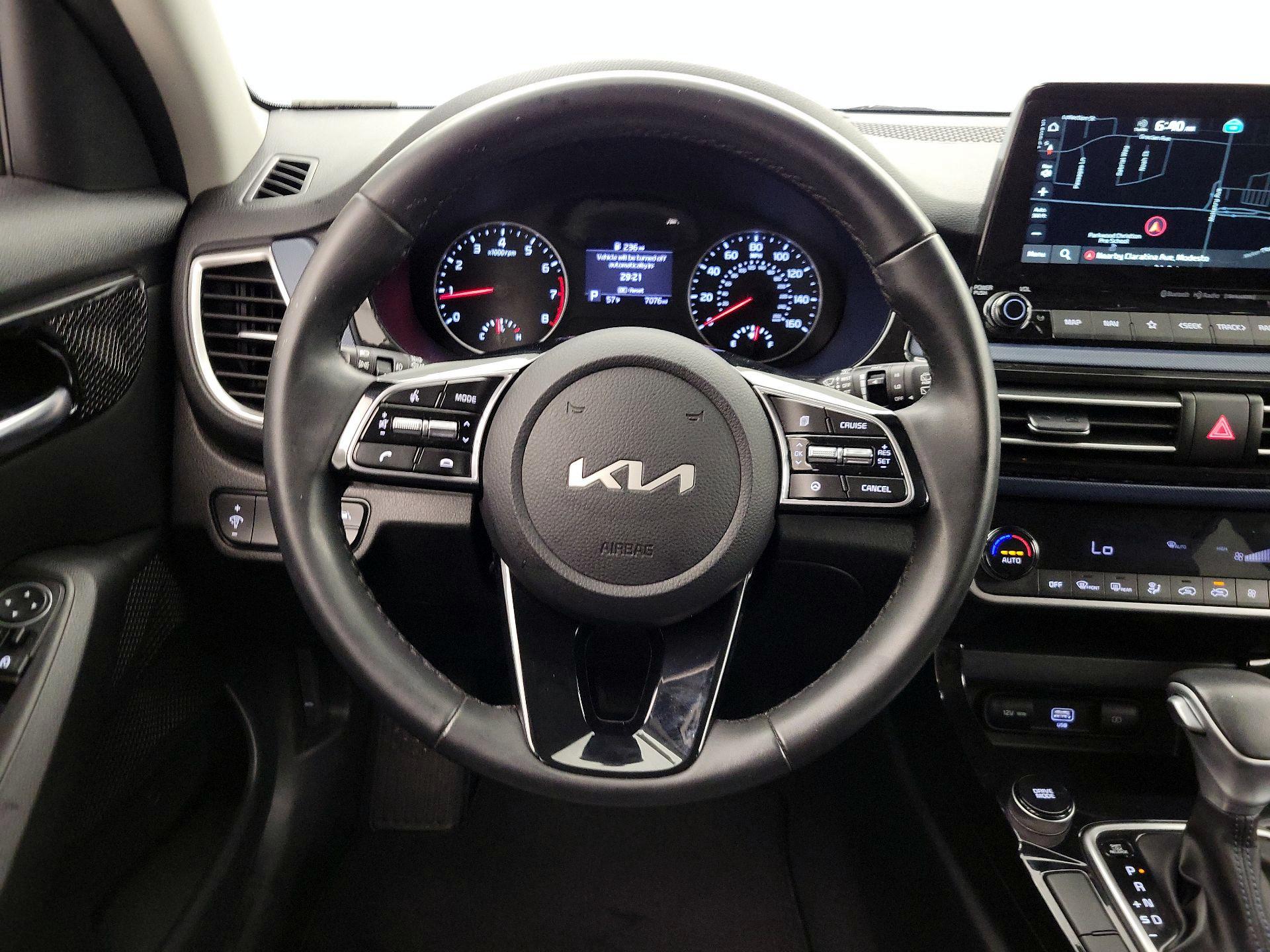 Thumbnail: 2023 Kia Seltos - 10