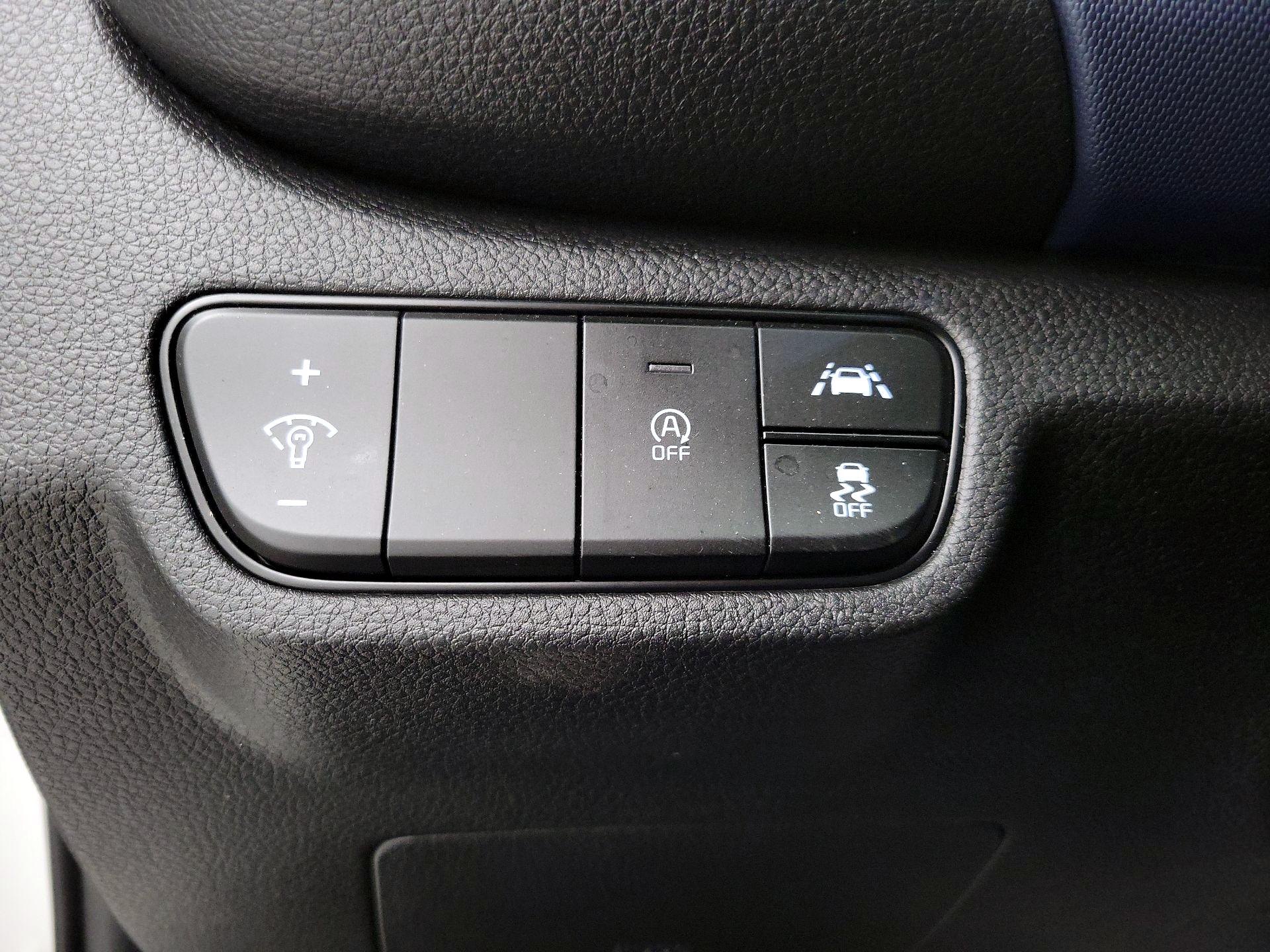 Thumbnail: 2023 Kia Seltos - 13