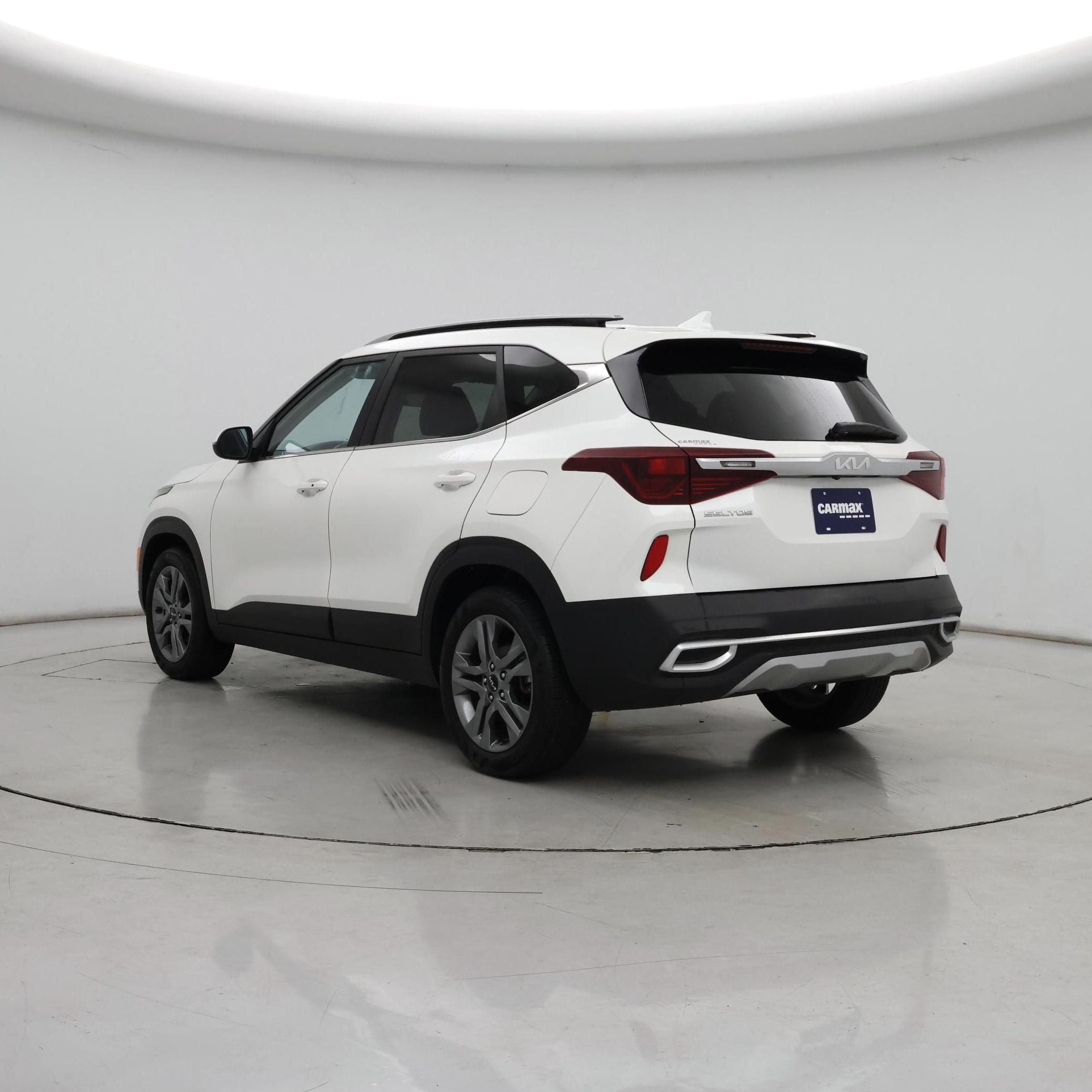 Thumbnail: 2023 Kia Seltos - 2