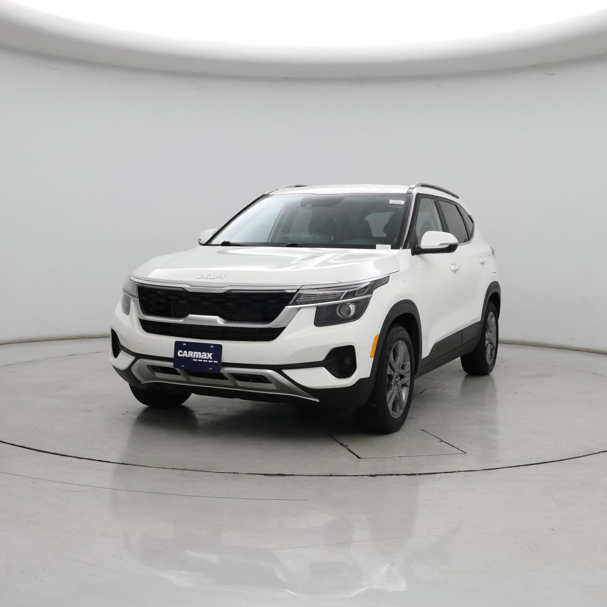 Thumbnail: 2023 Kia Seltos - 4