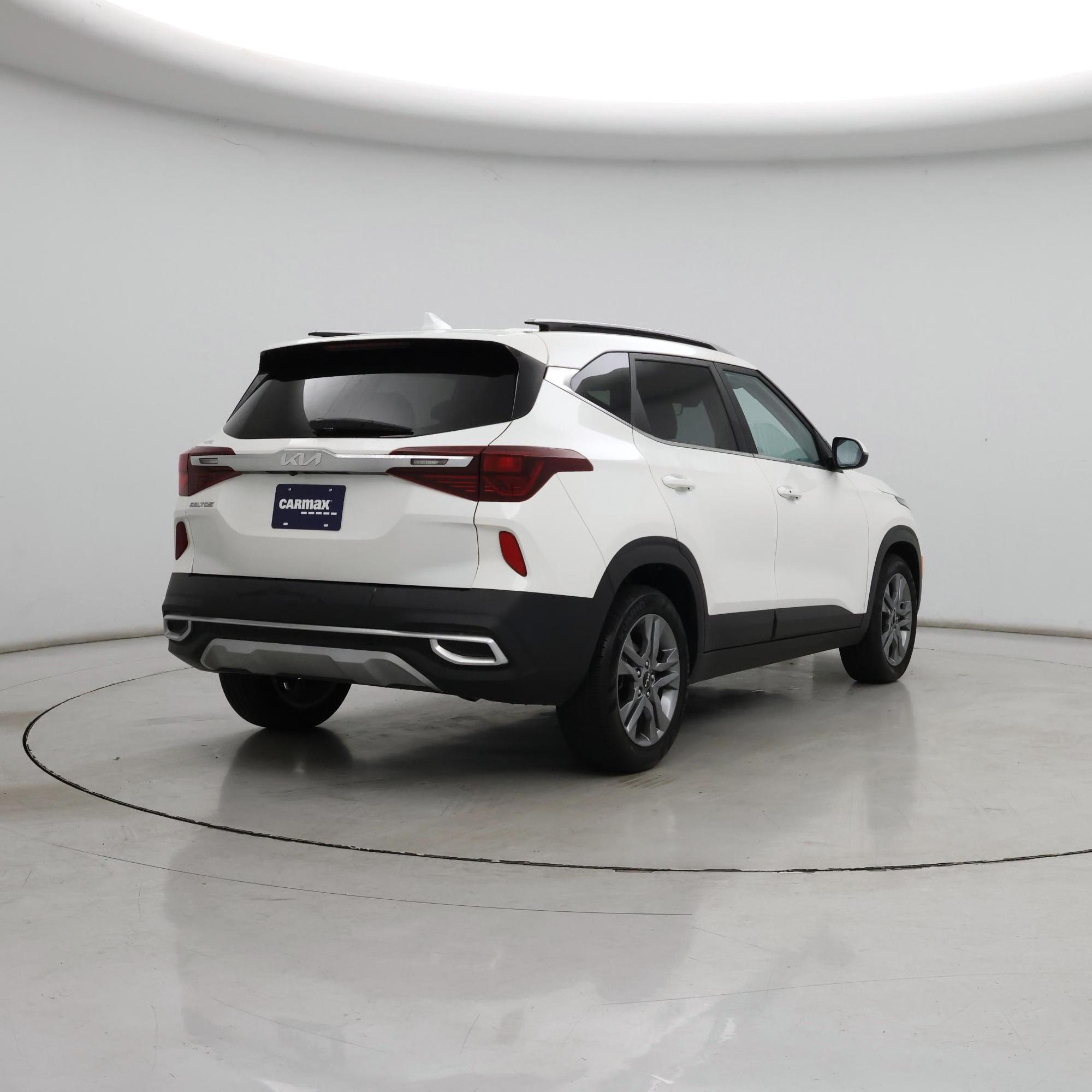 Thumbnail: 2023 Kia Seltos - 8