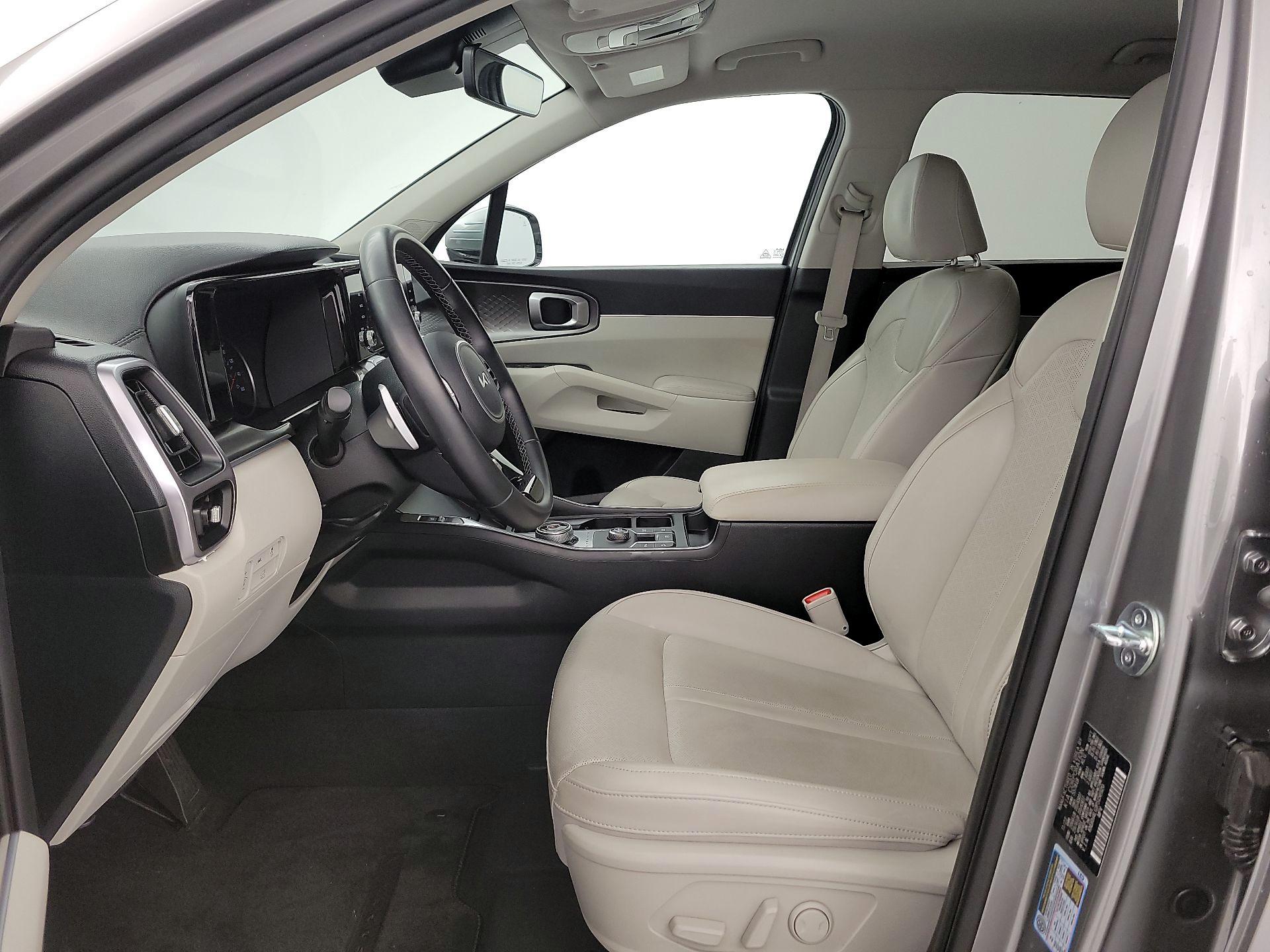 Thumbnail: 2023 Kia Sorento - 11