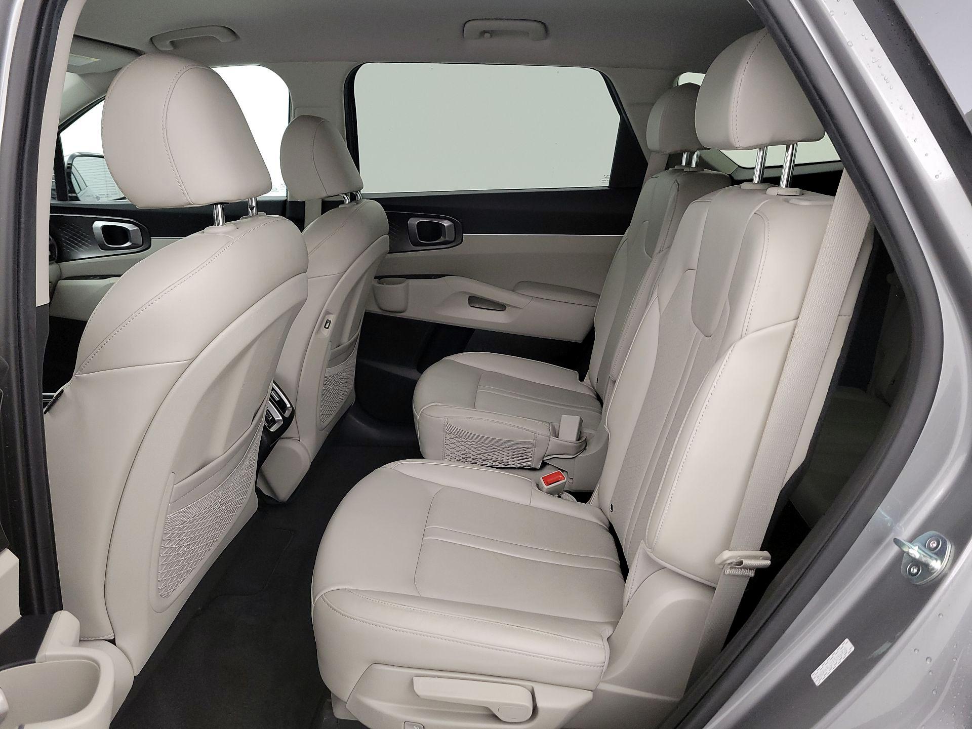 Thumbnail: 2023 Kia Sorento - 20