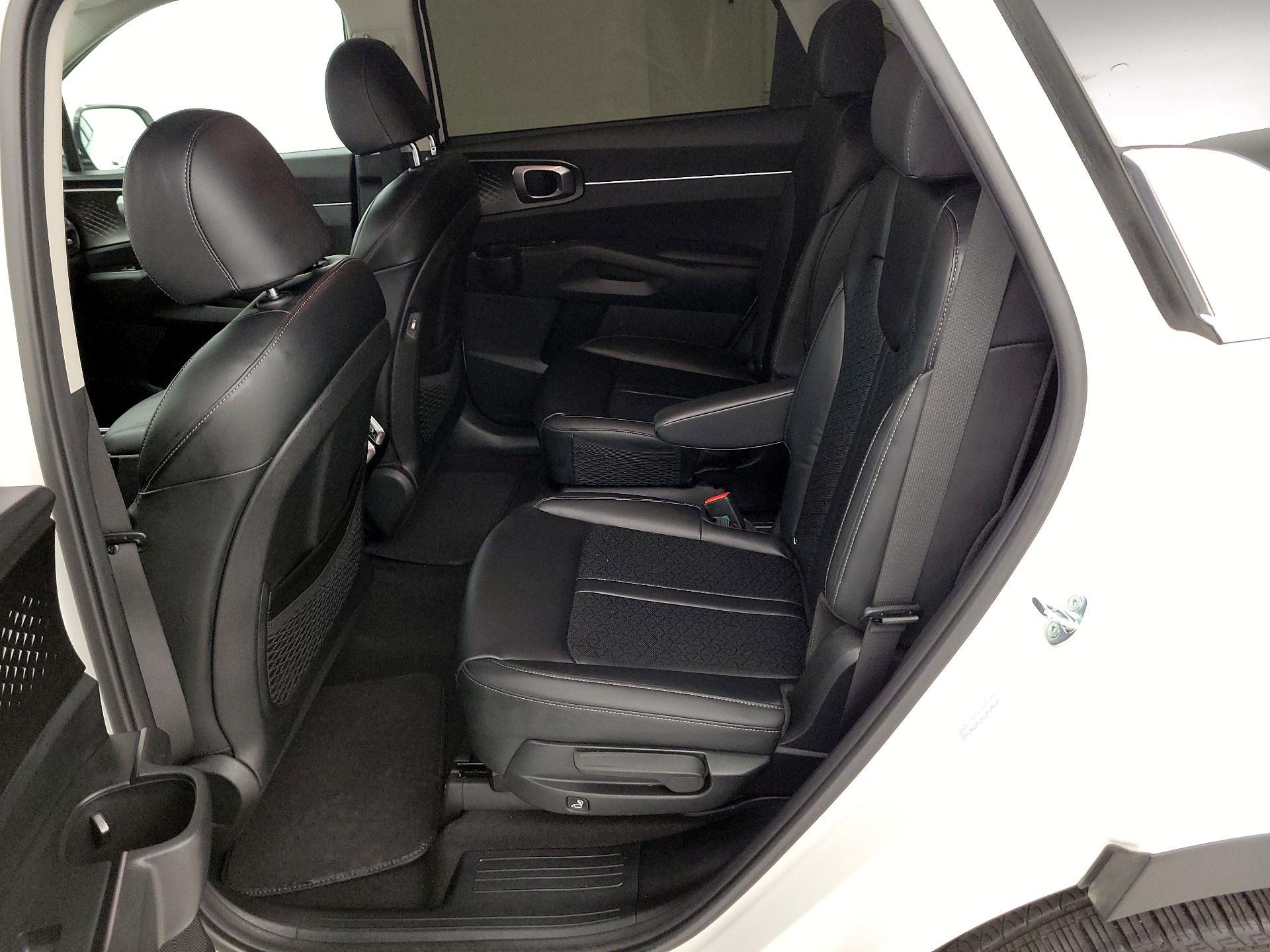 Thumbnail: 2024 Kia Sorento - 19