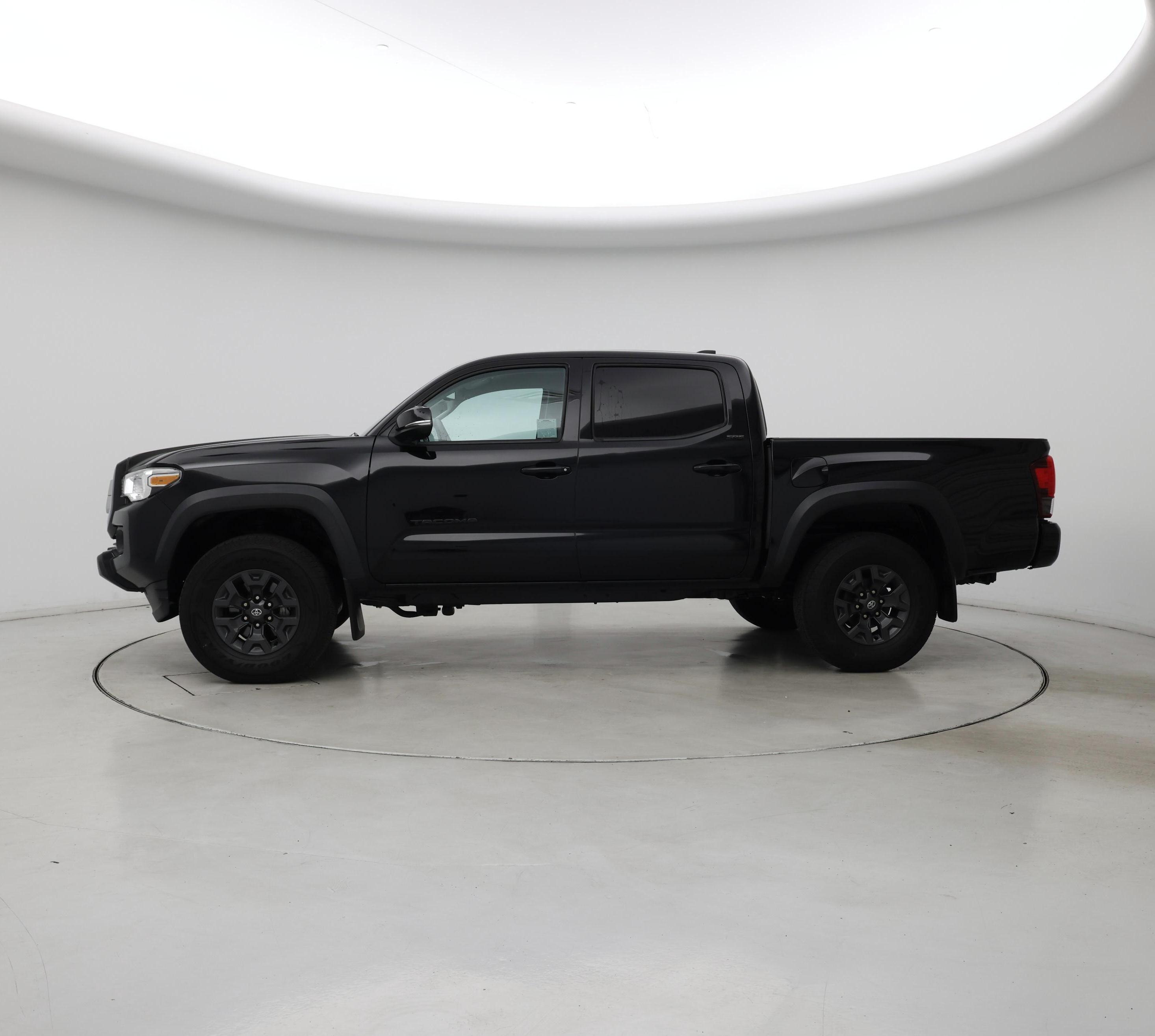 Thumbnail: 2021 Toyota Tacoma - 3