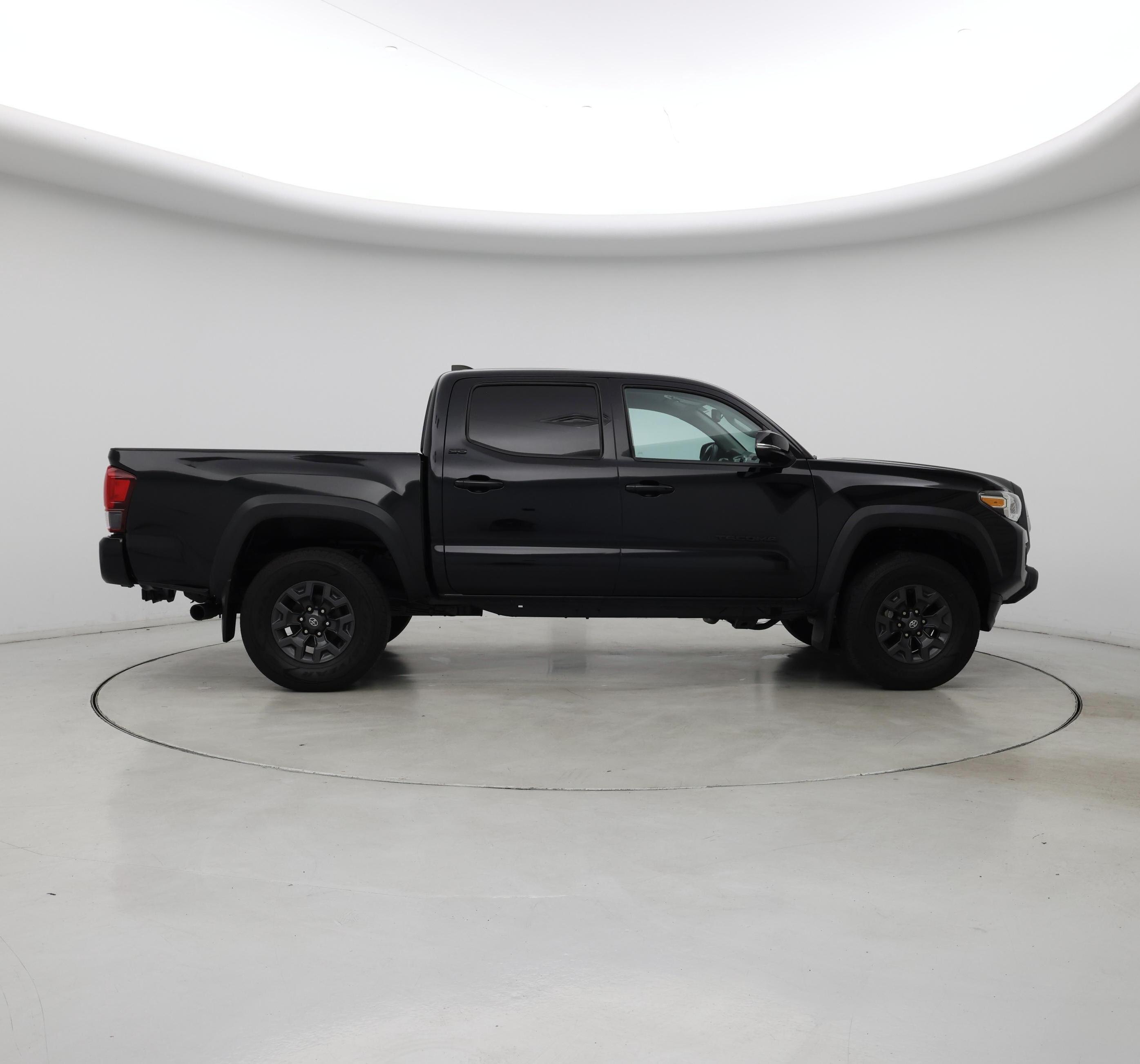 Thumbnail: 2021 Toyota Tacoma - 7