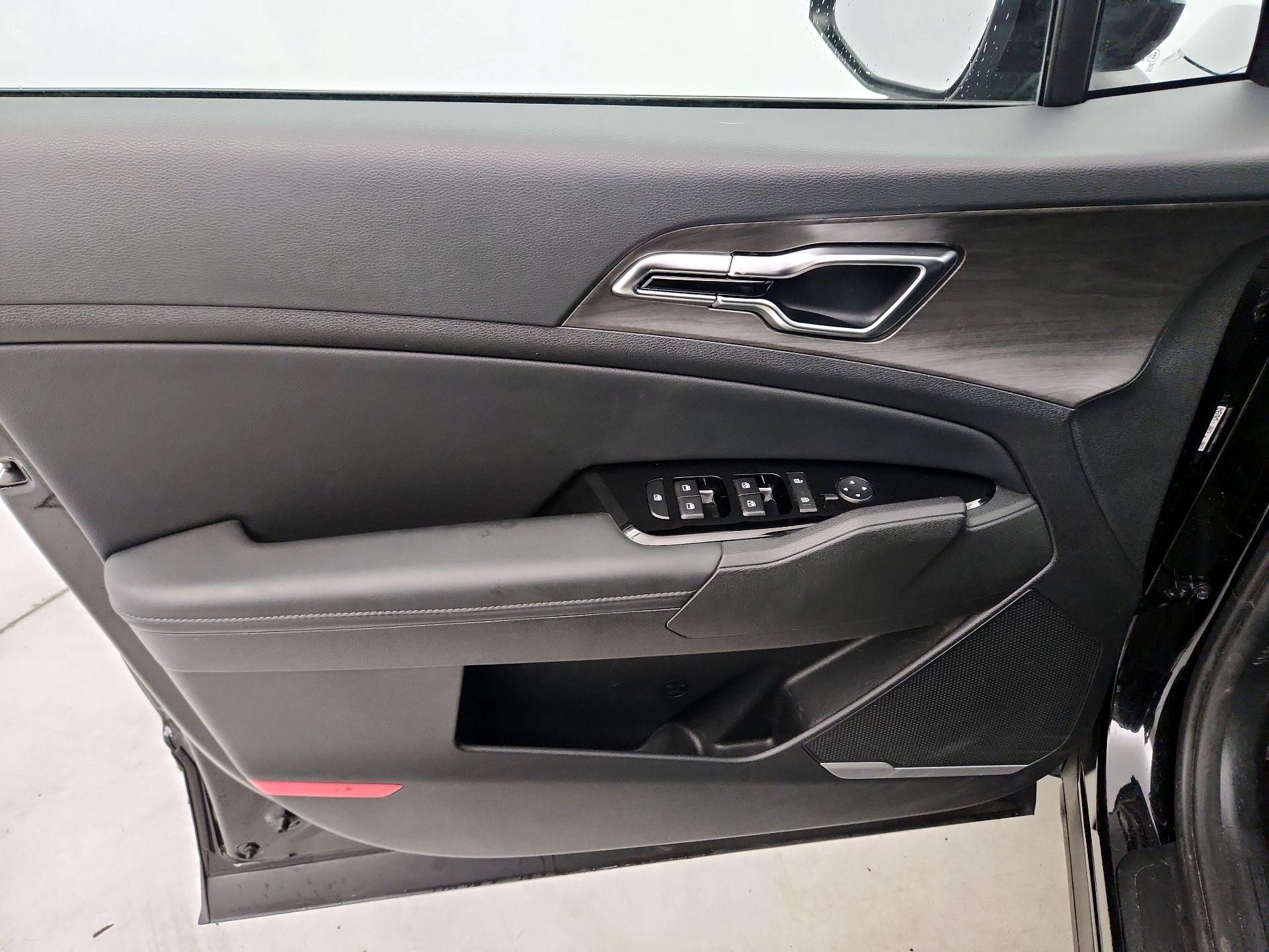 Thumbnail: 2023 Kia Sportage - 12