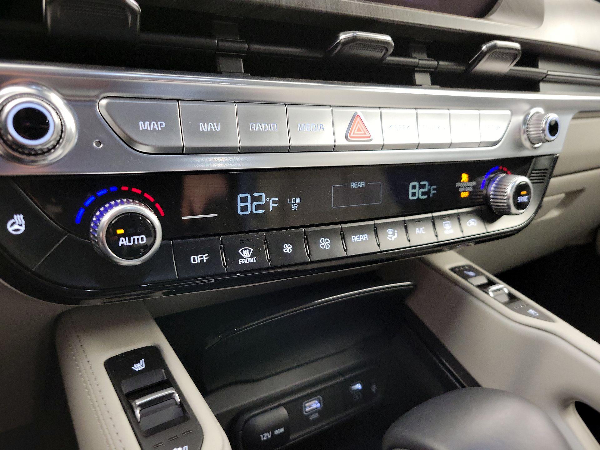 Thumbnail: 2023 Kia Telluride - 17