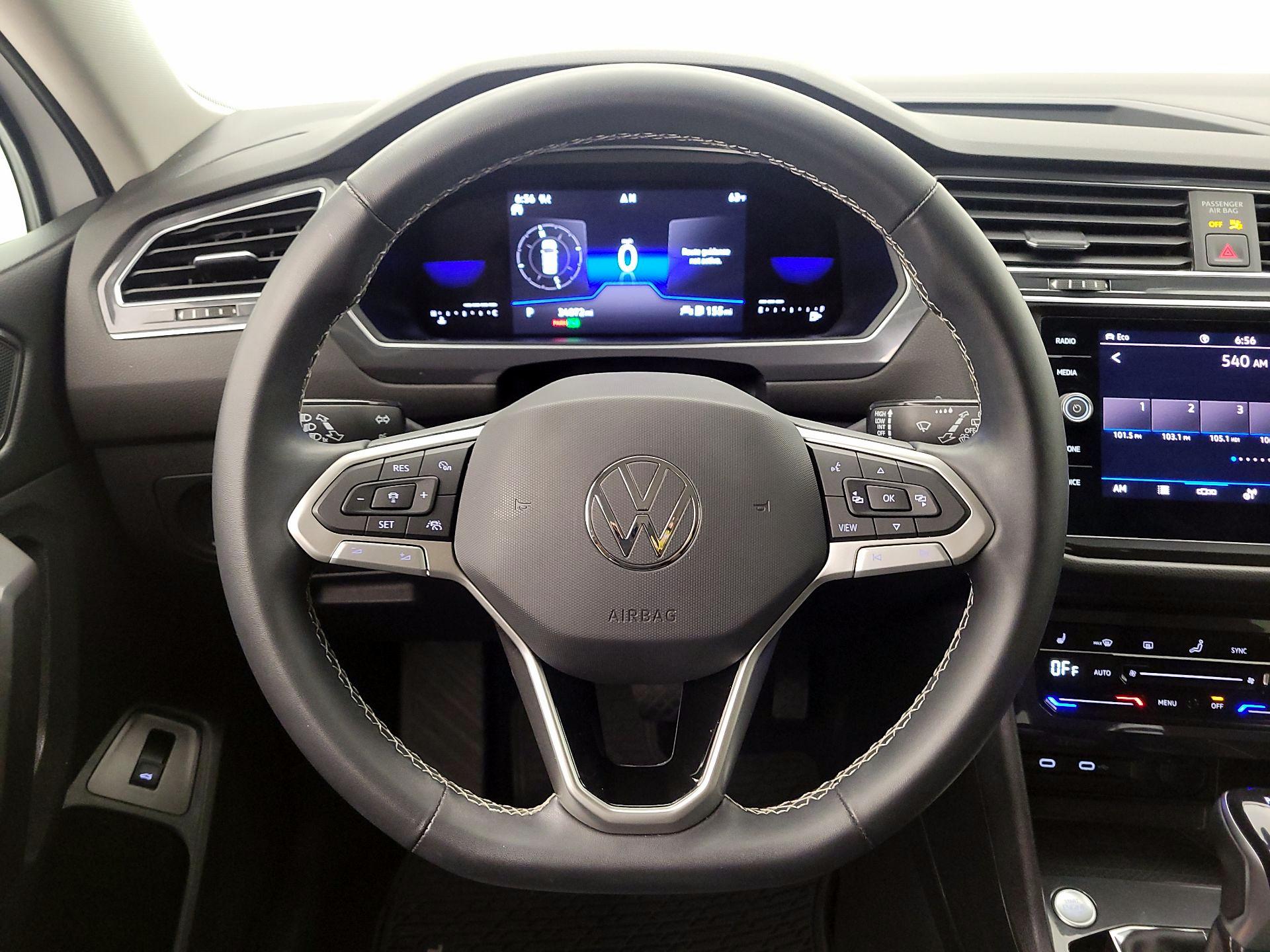 Thumbnail: 2022 Volkswagen Tiguan - 10