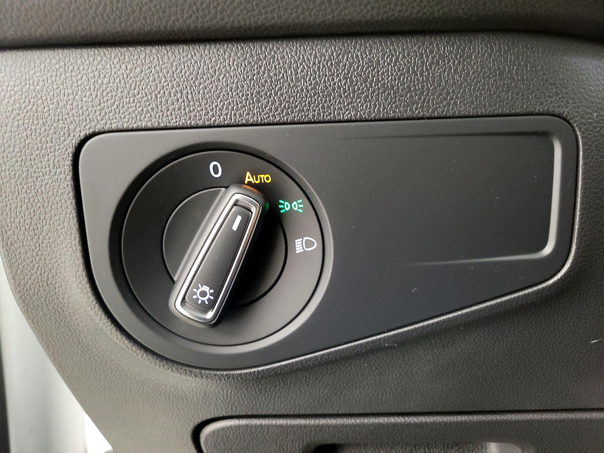 Thumbnail: 2022 Volkswagen Tiguan - 13