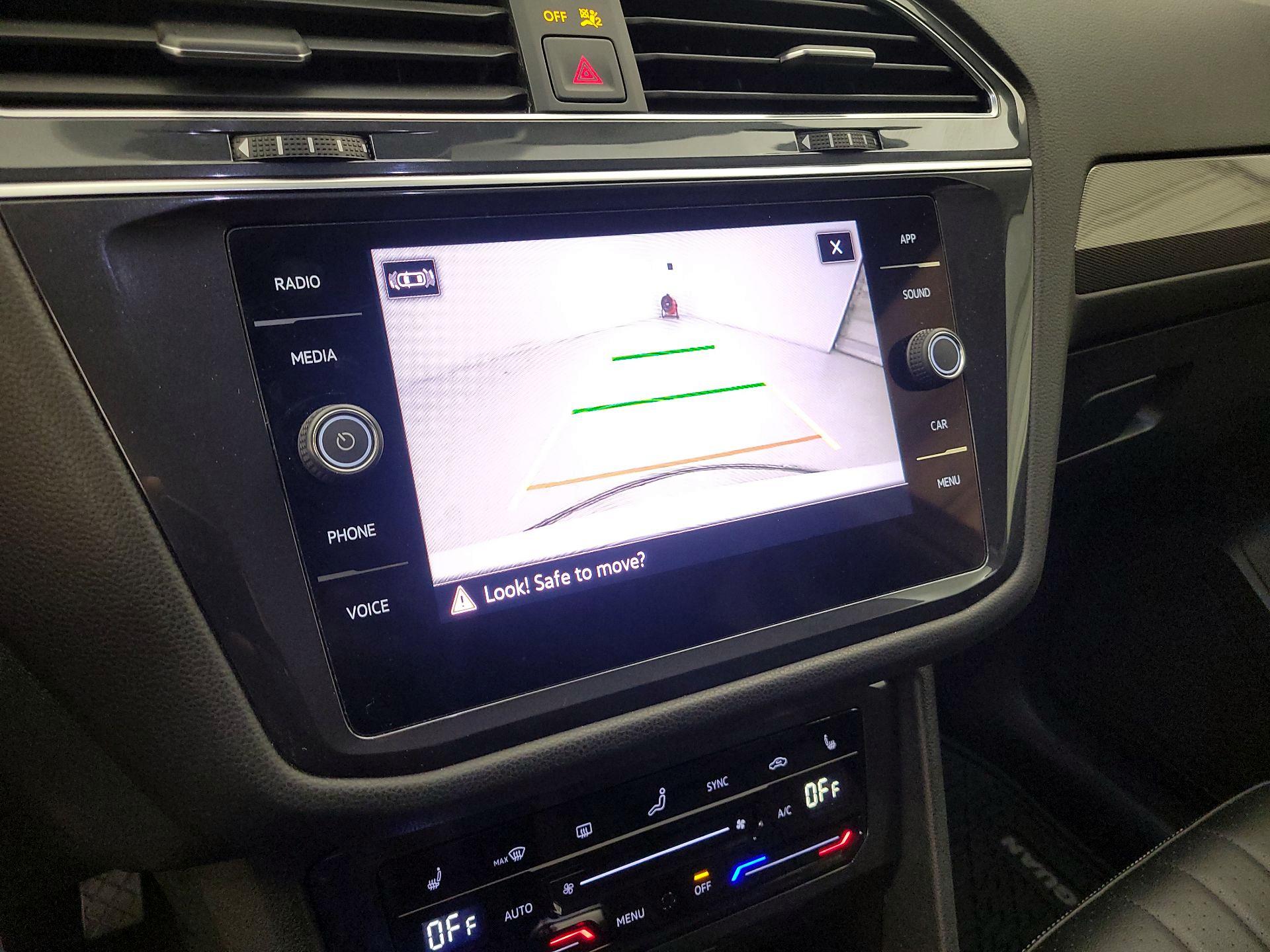 Thumbnail: 2022 Volkswagen Tiguan - 14