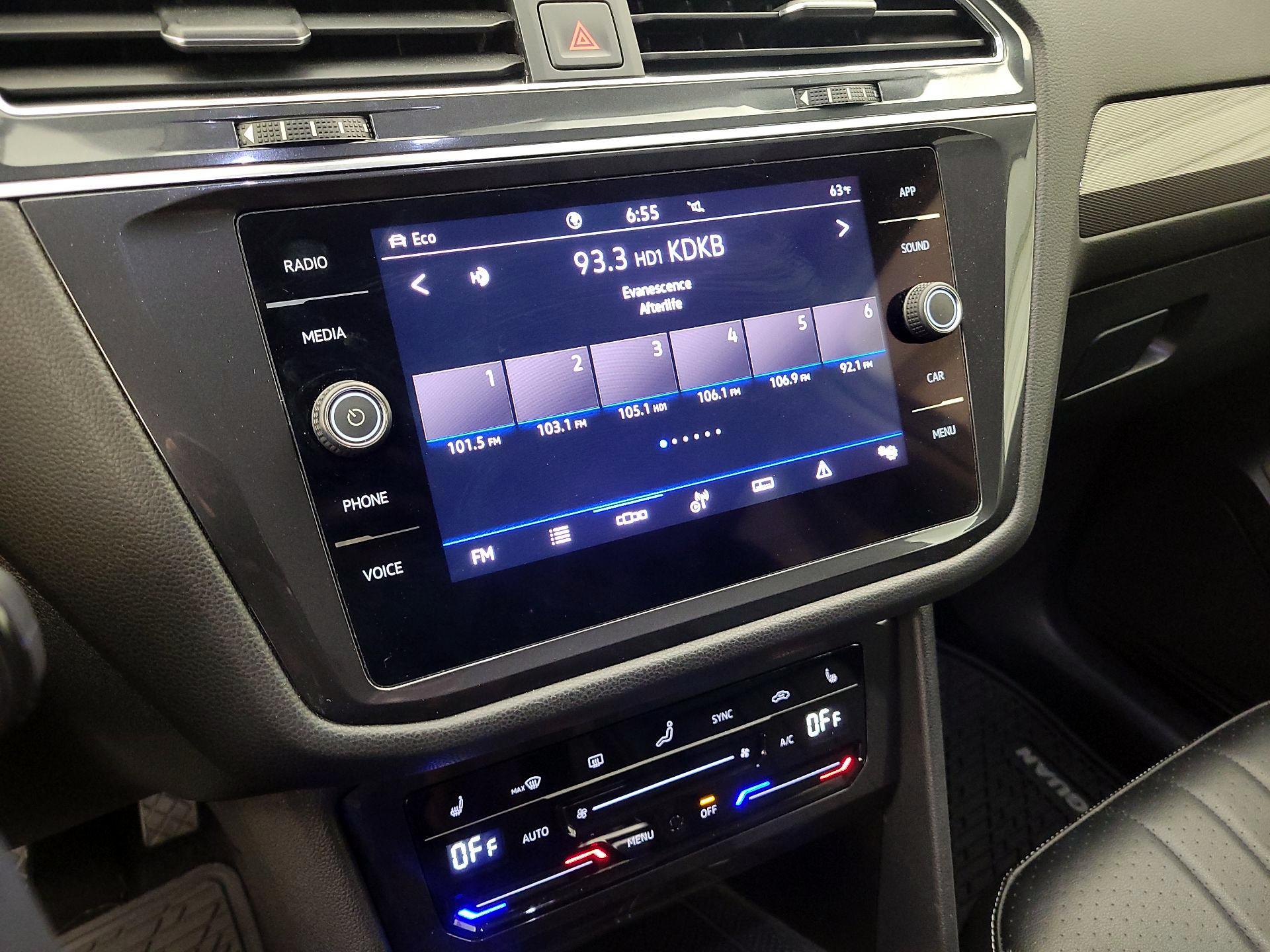 Thumbnail: 2022 Volkswagen Tiguan - 15