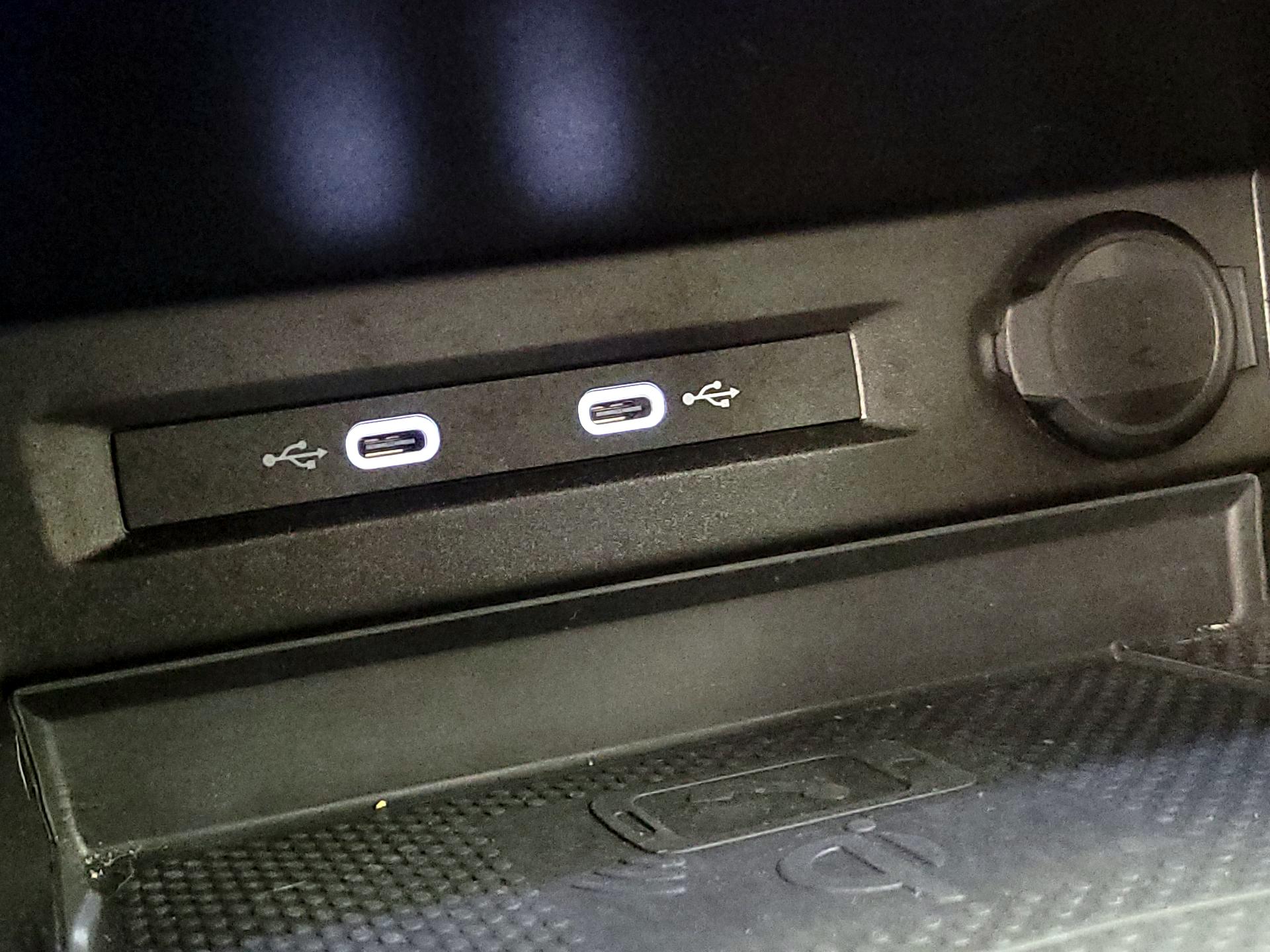 Thumbnail: 2022 Volkswagen Tiguan - 18