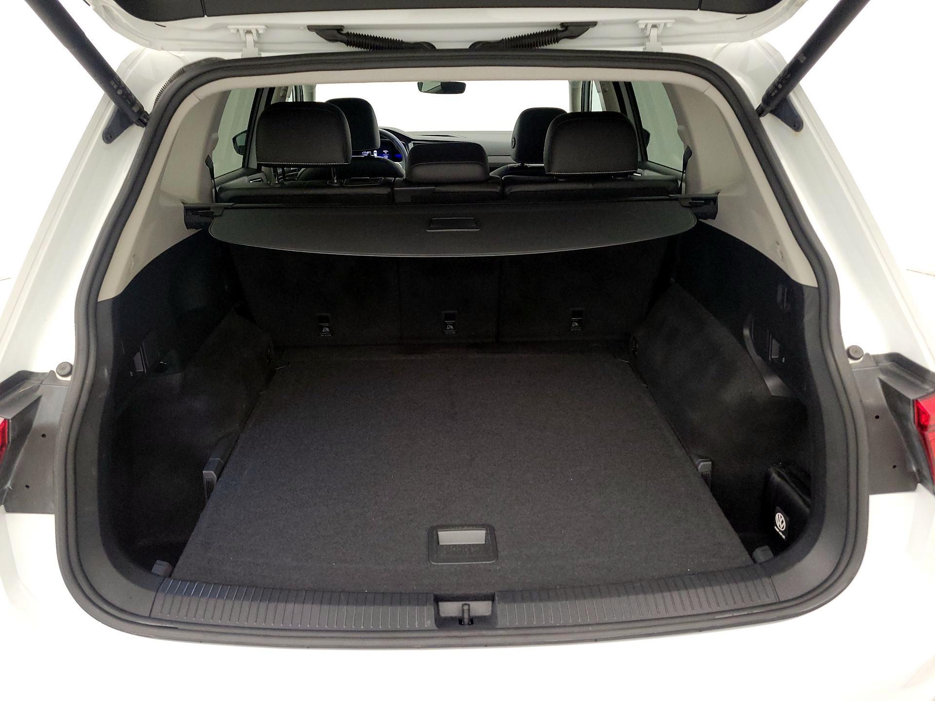 Thumbnail: 2022 Volkswagen Tiguan - 20